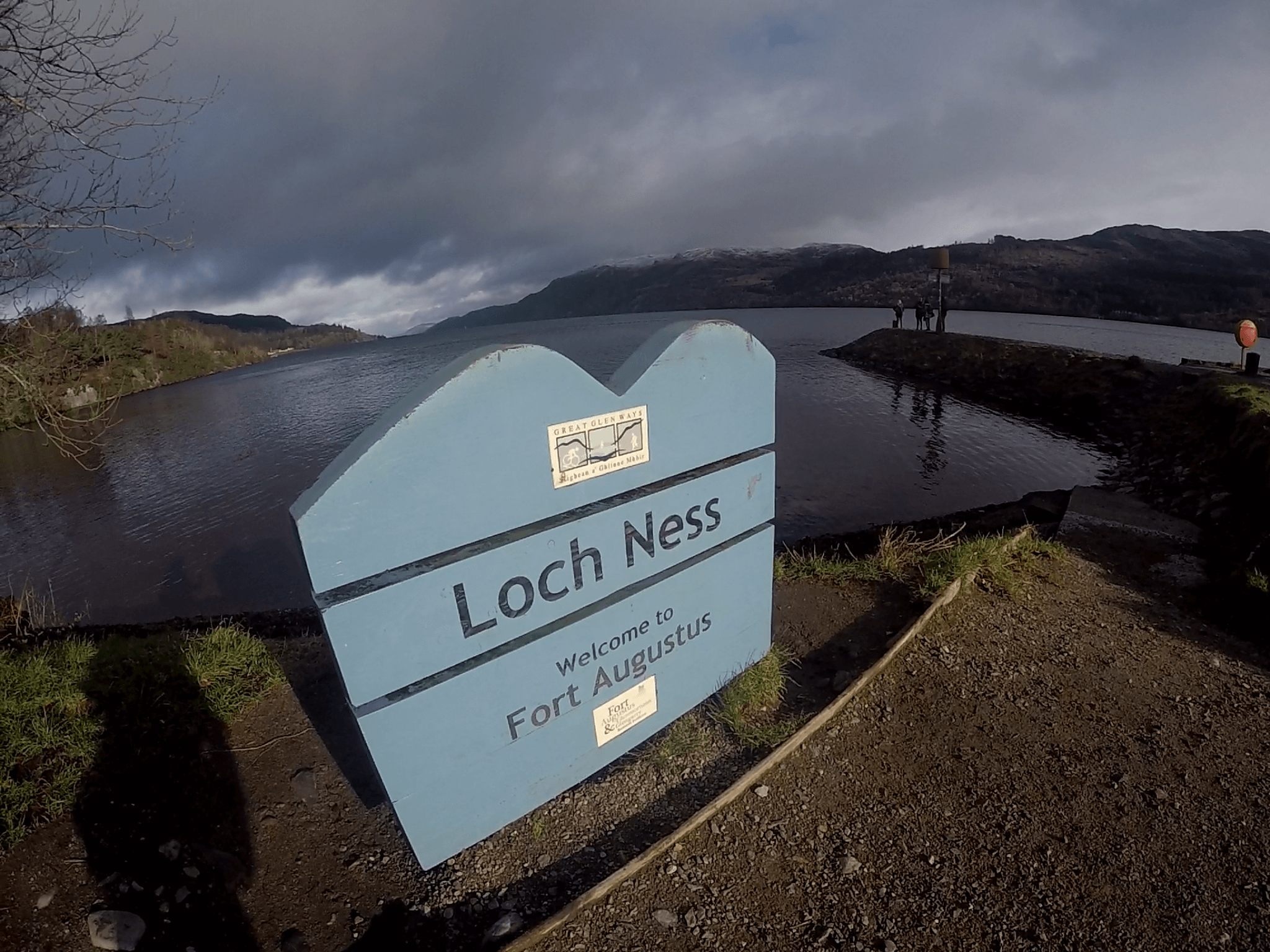 Paseo por Loch Ness en el norte de Escocia