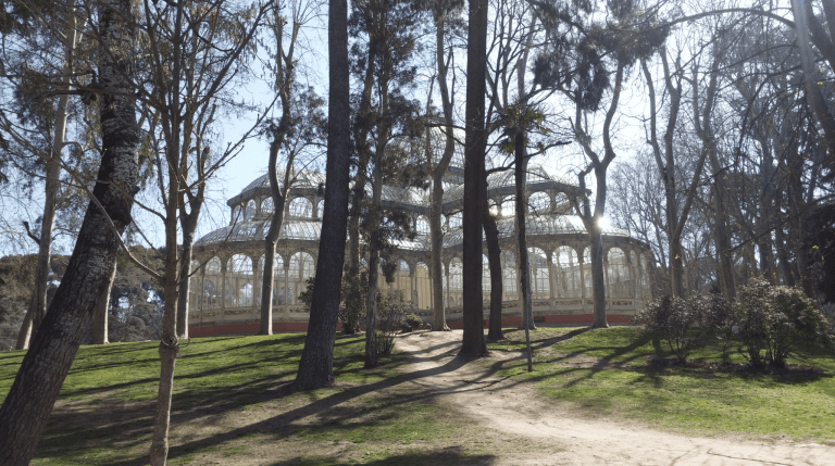Palacio de Cristal en el Parque del Retiro, Madrid - España