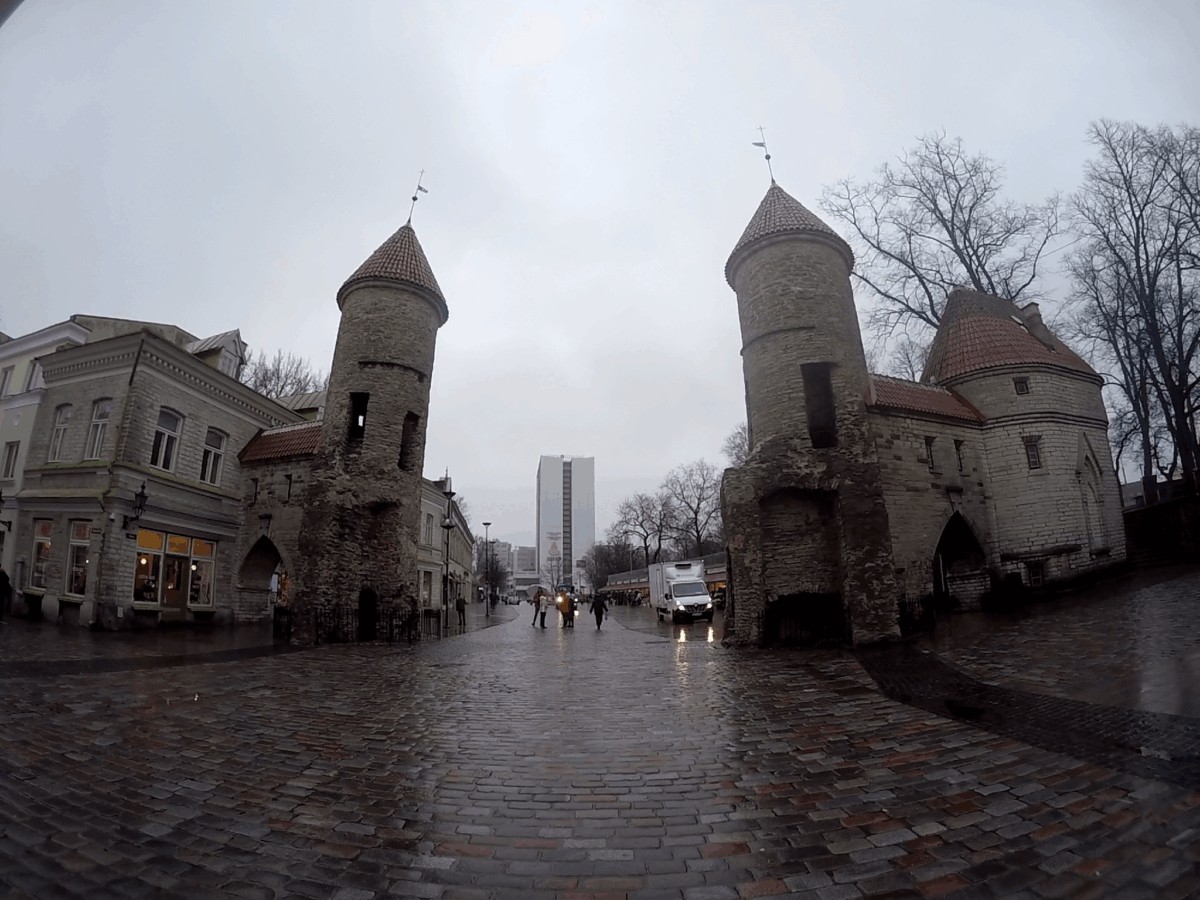 Puerta Viru, Tallin