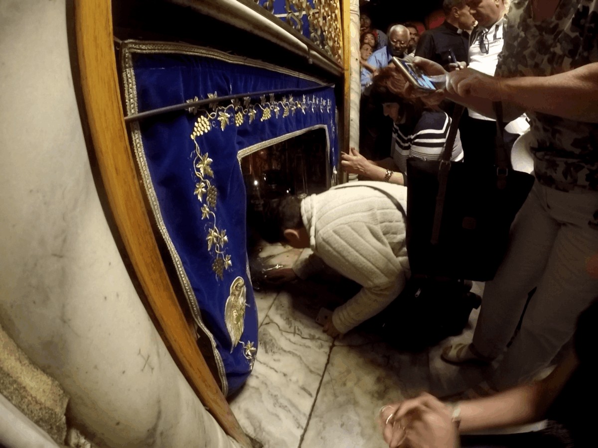 Lugar donde nació Jesús en la Basílica de la Natividad en Palestina