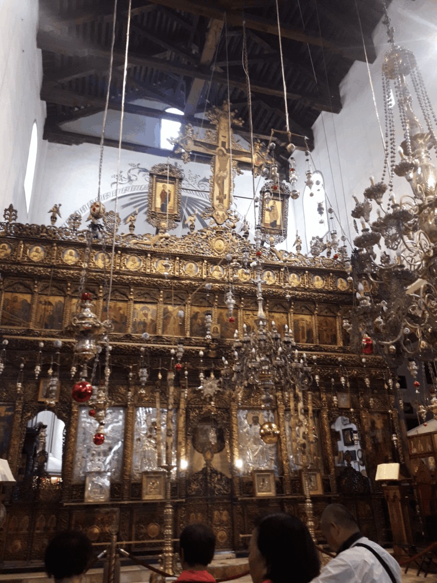 Interior de la Basílica de la Natividad, en Belén - Palestina