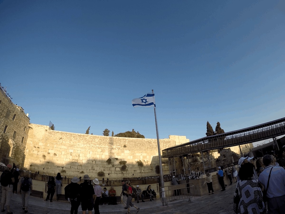 Visitando el Muro de los Lamentos en Israel