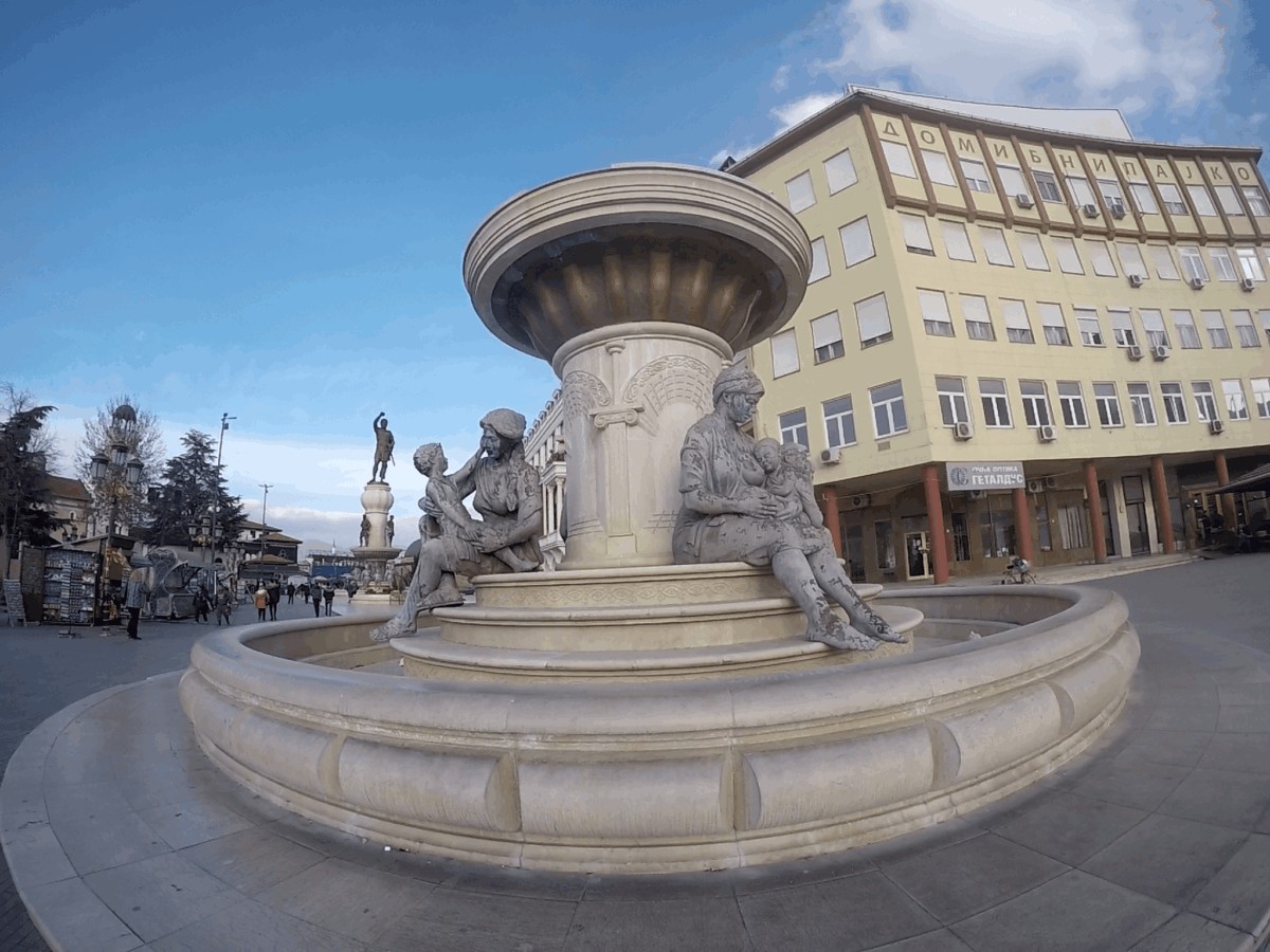 Estatua de Olimpia, Skopje