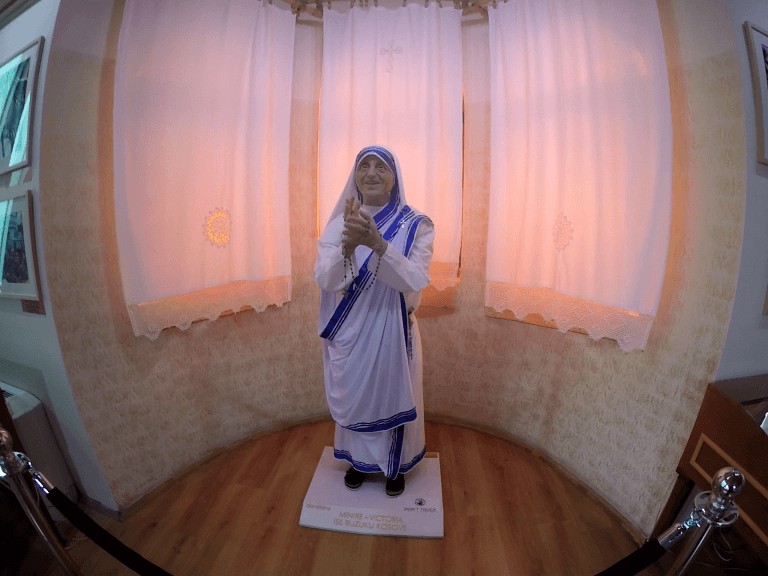 Estatua de la Madre Teresa de Calcuta, Skopje