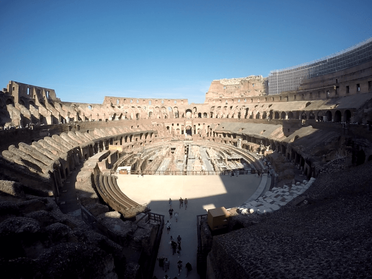 Panoramica del coliseo romano