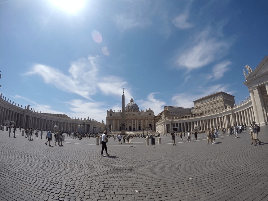 Plaza de San Pedro en la Ciudad del Vaticano