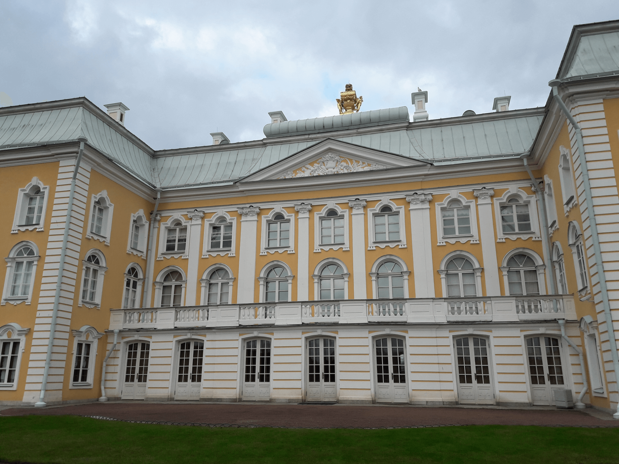 Palacio de Peterhof: El Palacio más Bello de Rusia - San Petersburgo