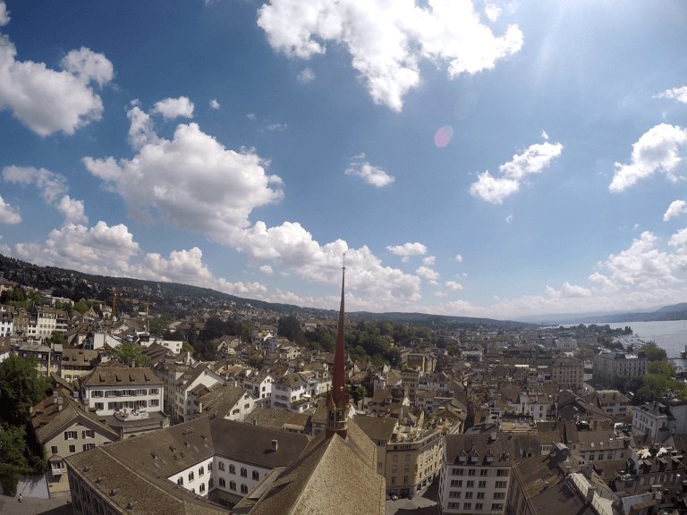 Vistas desde la torre al Casco antiguo de Zurich (Altstad)