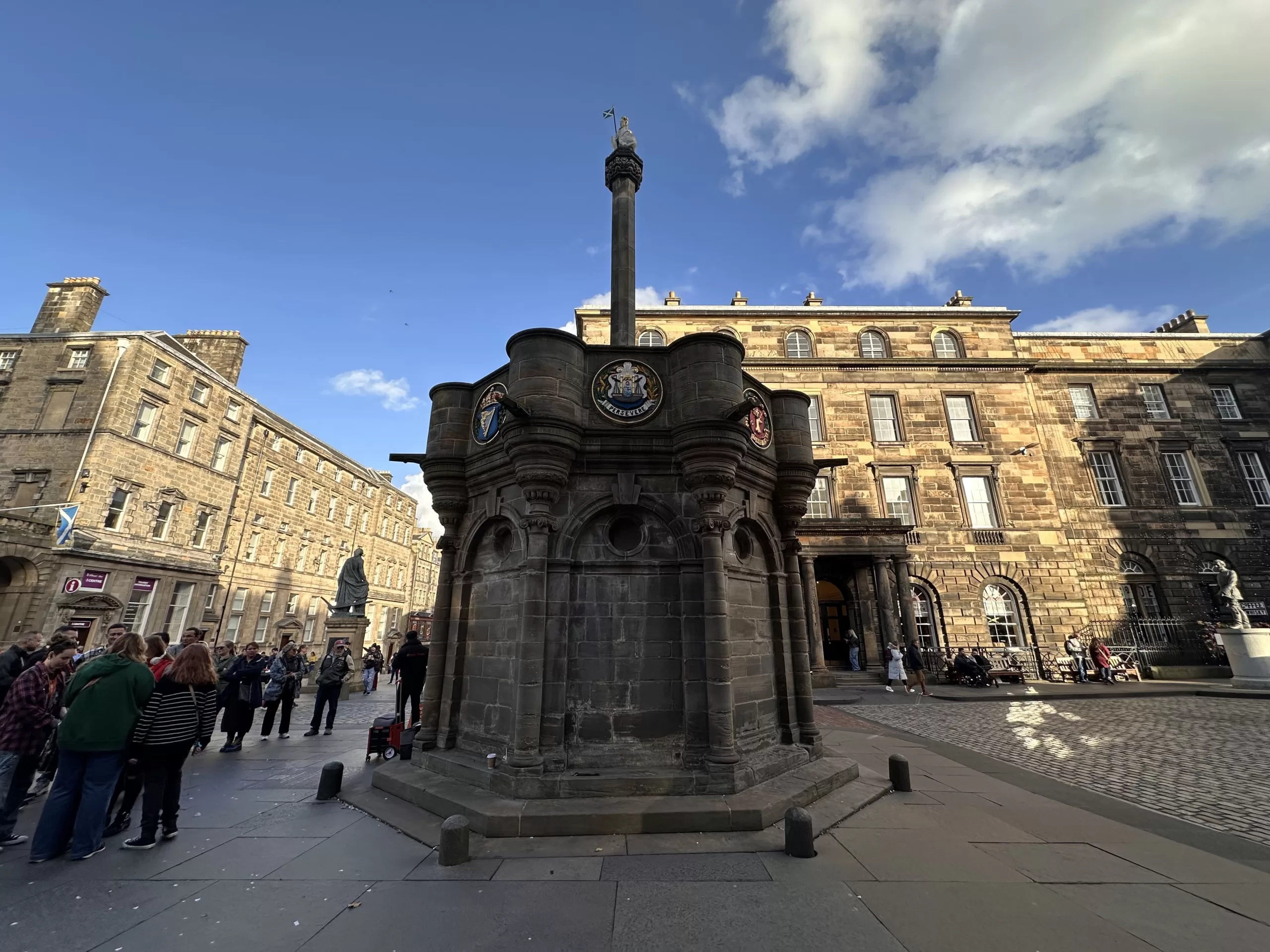 Mercat Cross en Edimburgo