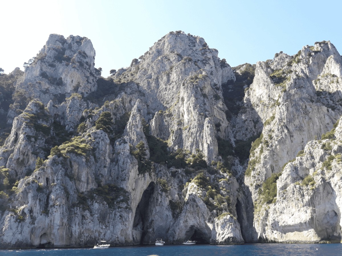Grutas y Farallones de Capri