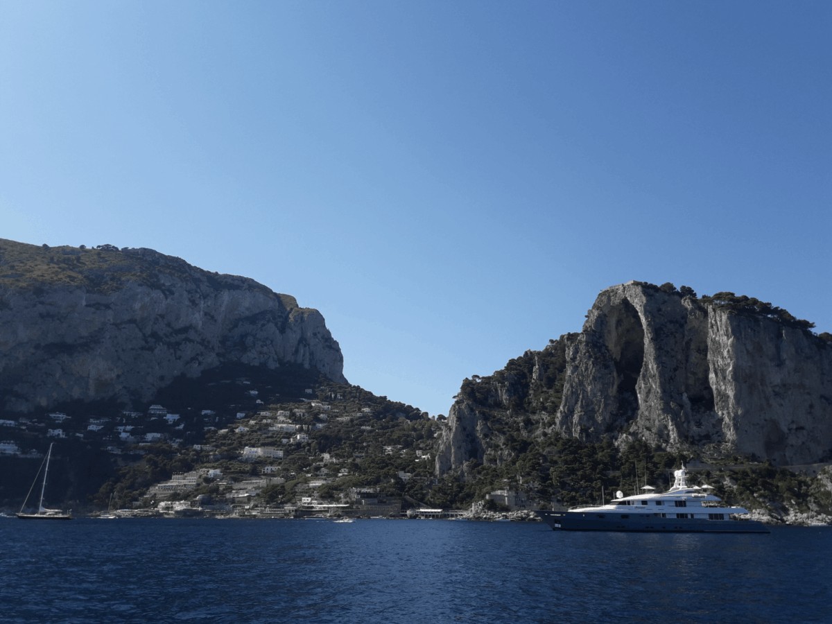 Capri: Viaje a la Bella Isla del Sur de Italia