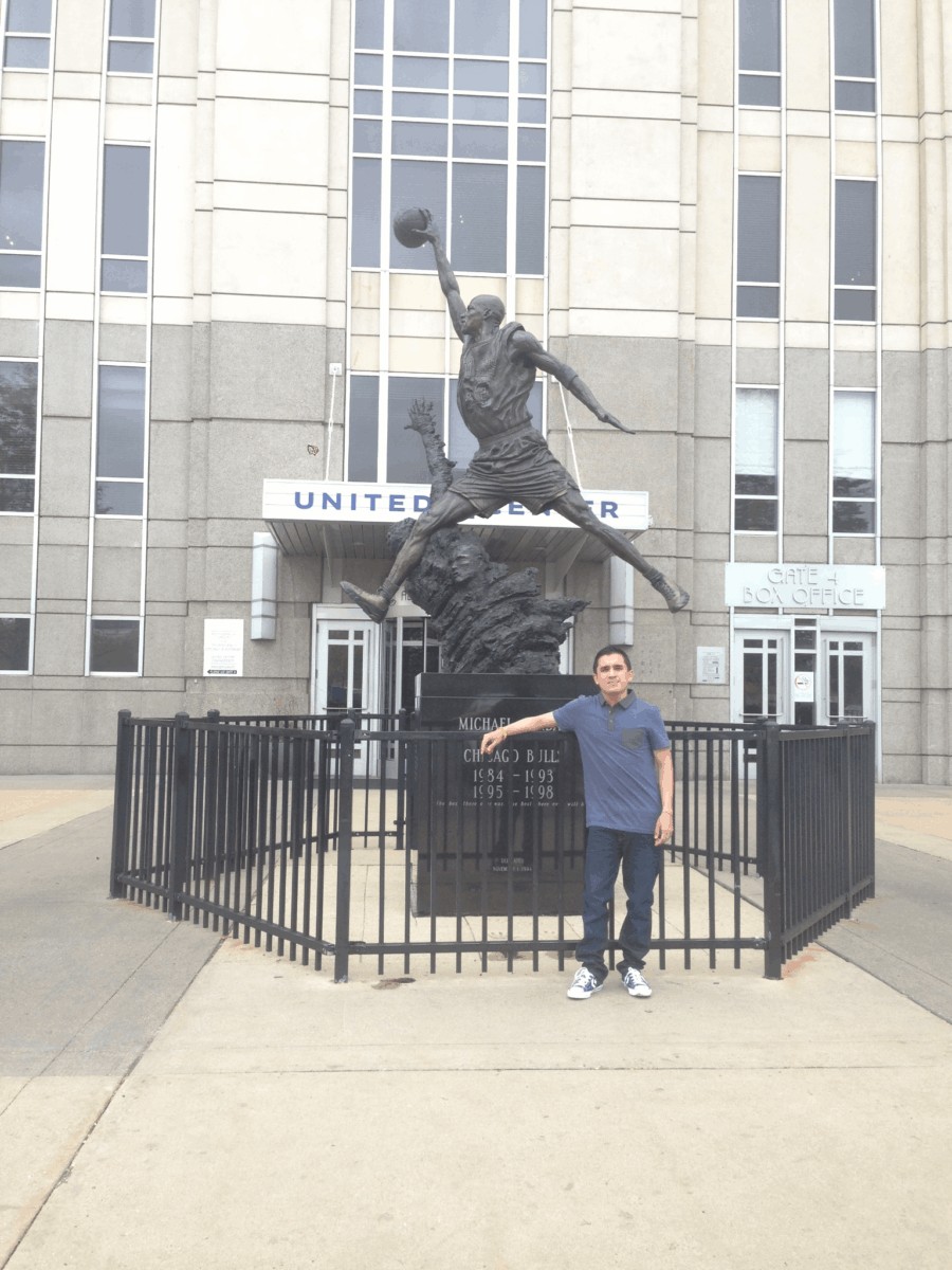 Estatua Michael Jordan