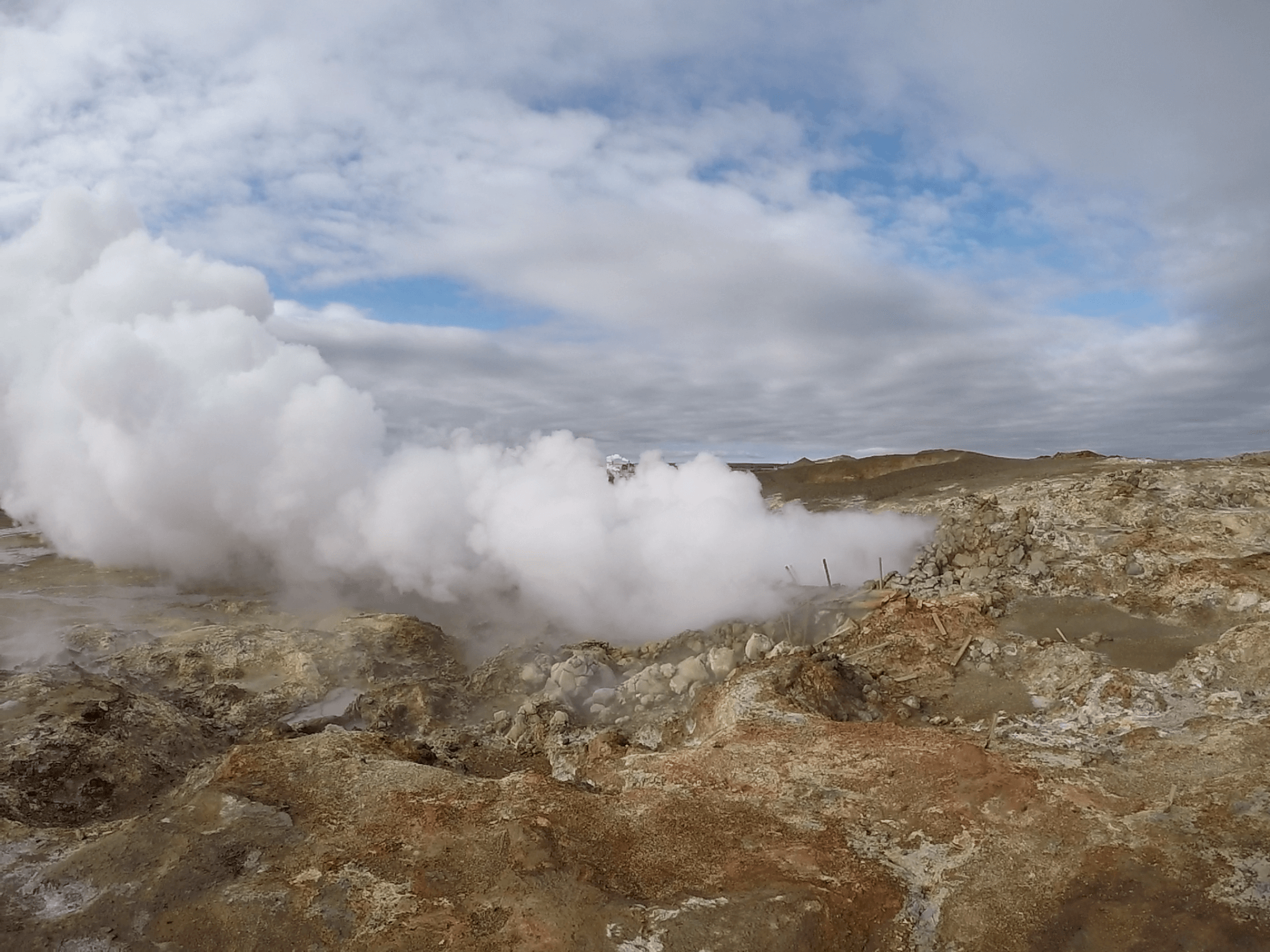 Gunnuhver Un Sitio Geotermico Impresionante Islandia