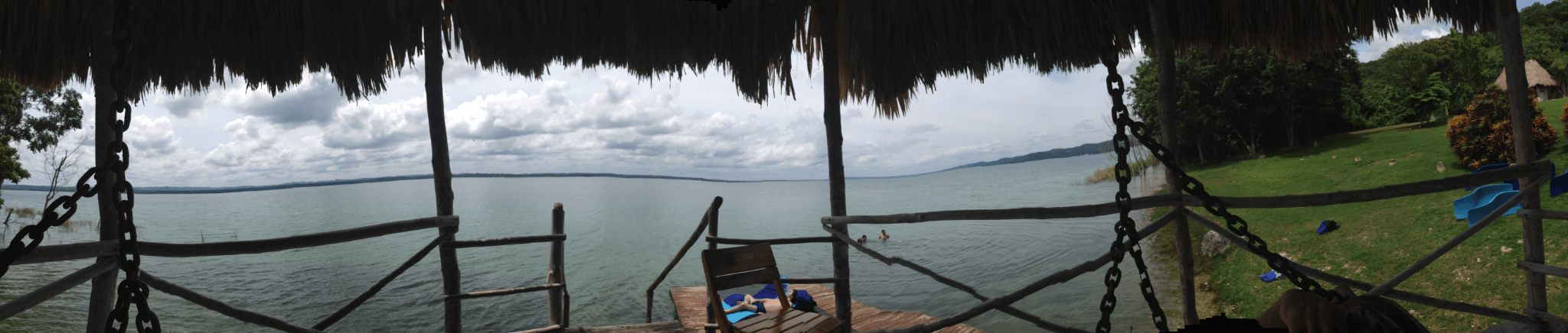 Isla de Flores en el lago Petén Itza - Guatemala