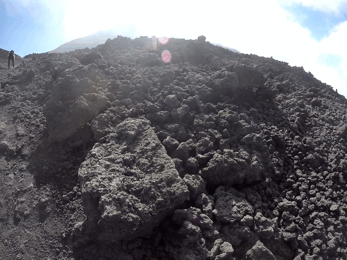 Rocas volcánicas en el Pacaya