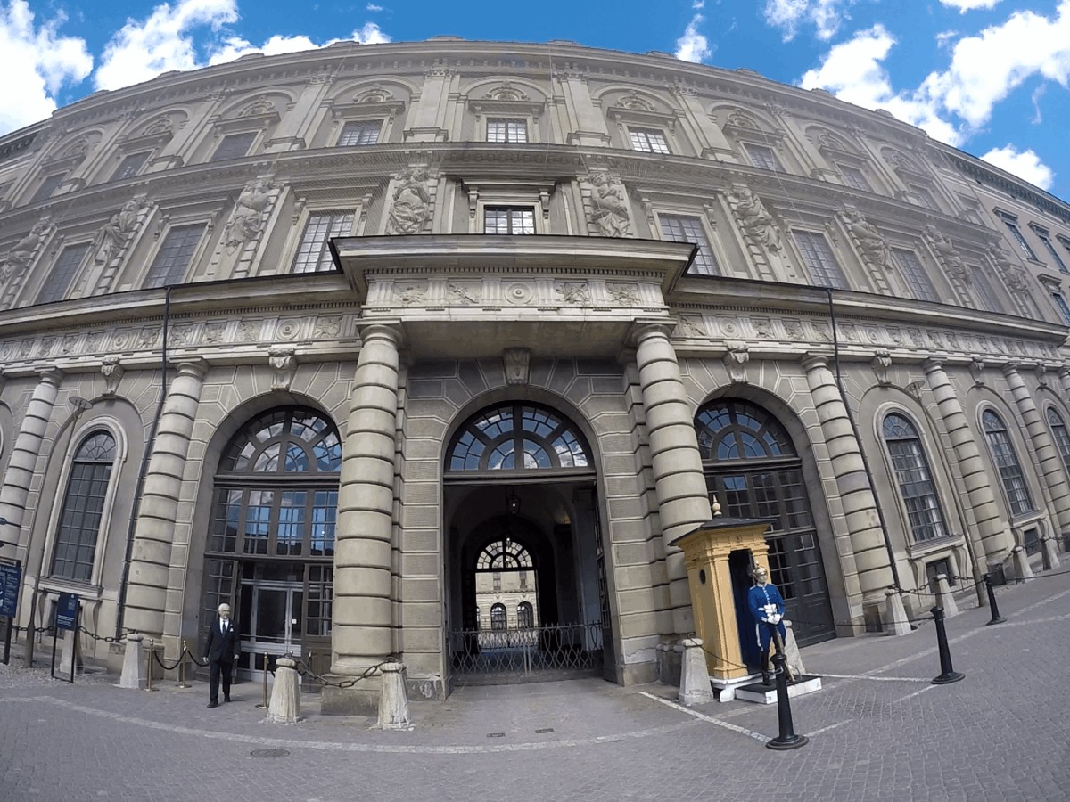 La Guardia Real Protege el Palacio de Estocolmo, Suecia