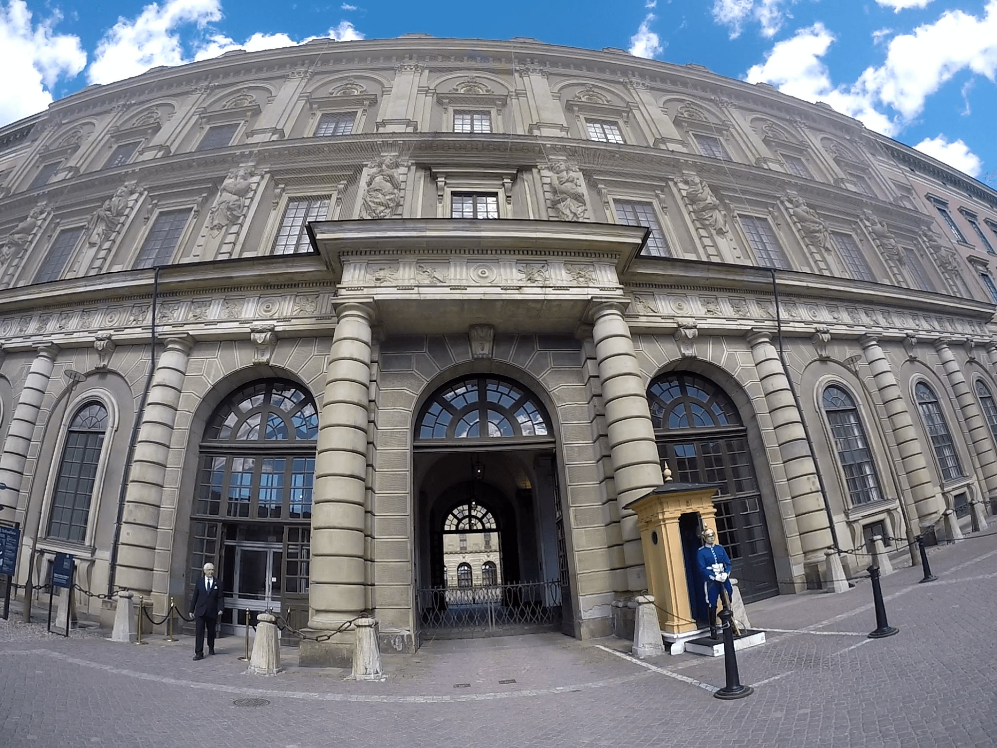 La Guardia Real Protege el Palacio de Estocolmo, Suecia