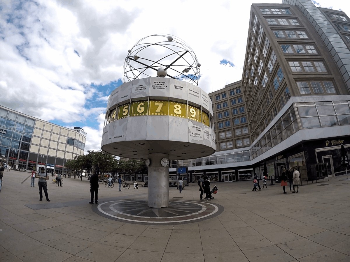 Weltzeituhr (Reloj Mundial de Berlin) - 20 Lugares turísticos de Berlín