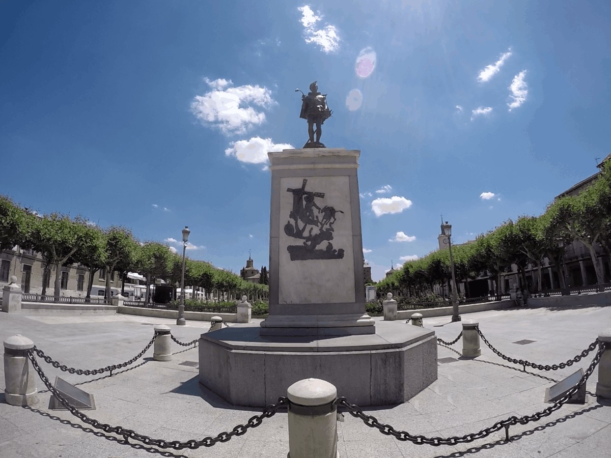 Plaza Cervantes - Qué ver en Alcalá de Henares