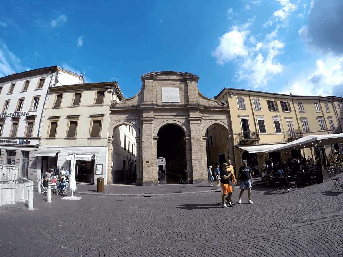 Piazza Cavour, Italia