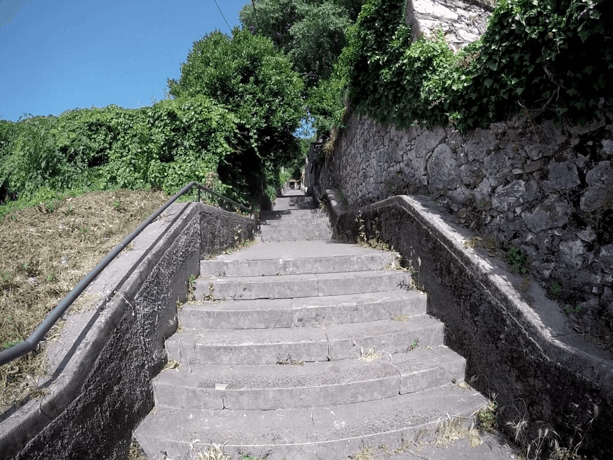 Santuario de Trsat: Entrada a las escaleras