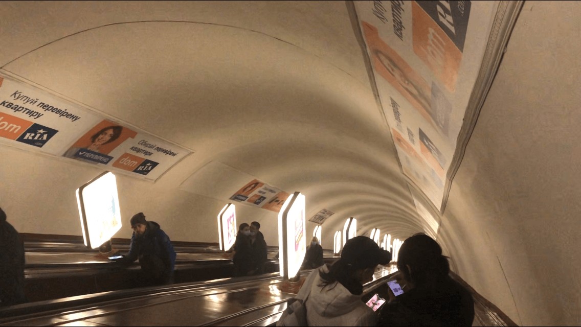Arsenalna: Parada de Metro más Profunda de Europa