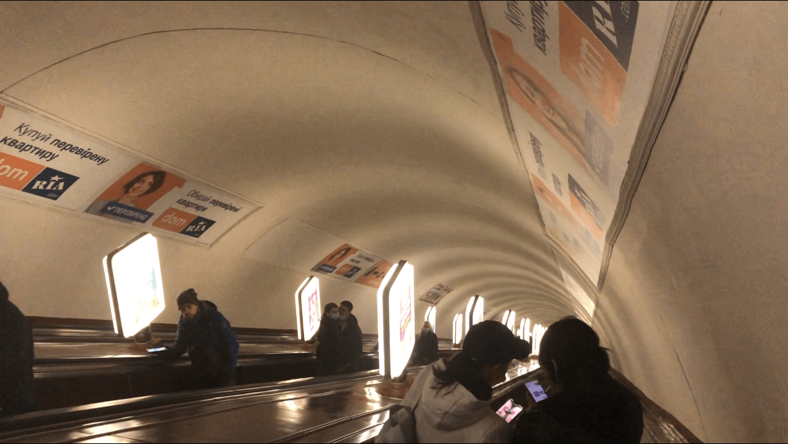 Arsenalna: Parada de Metro más Profunda de Europa