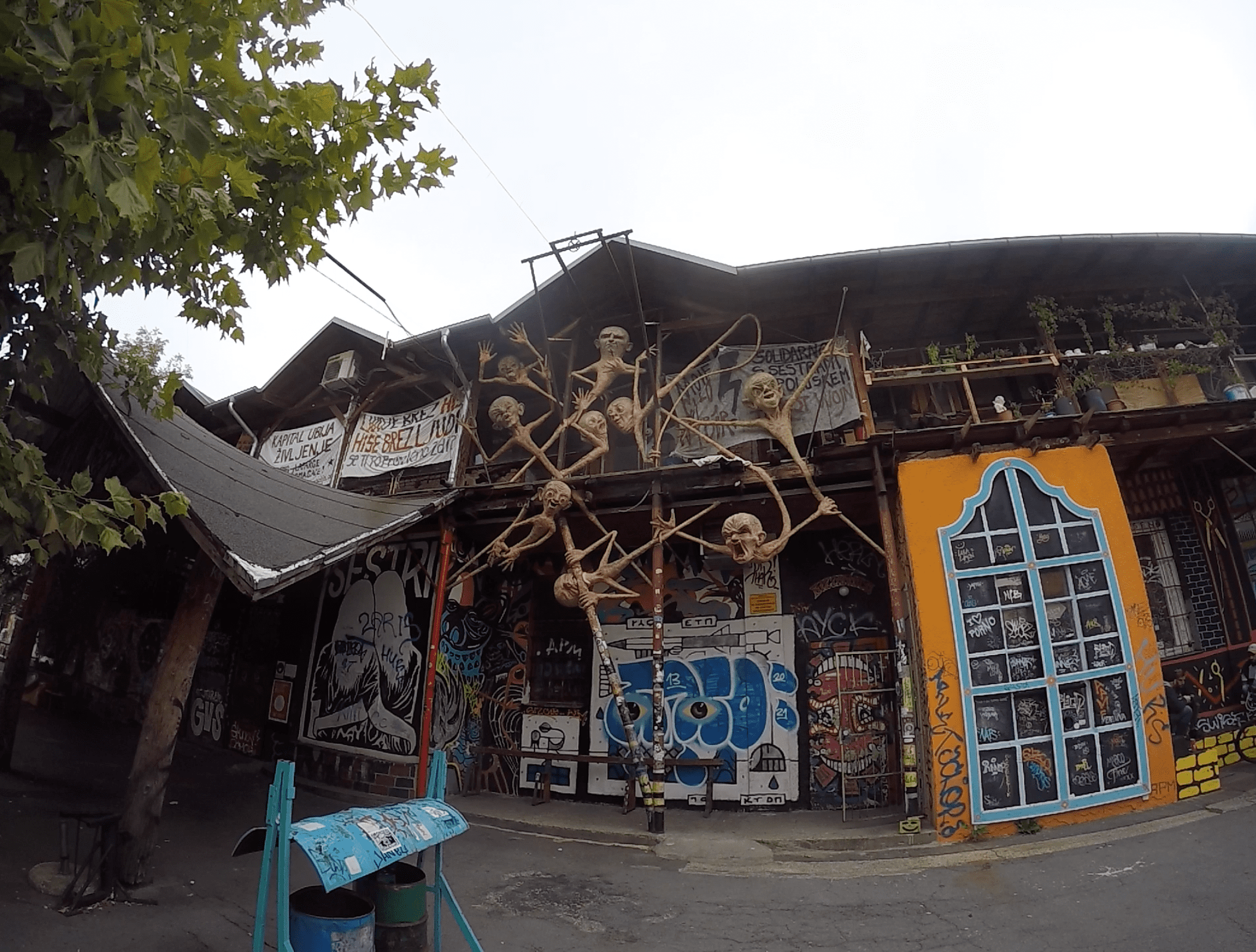 Barrio Metelkova en Liubliana Eslovenia