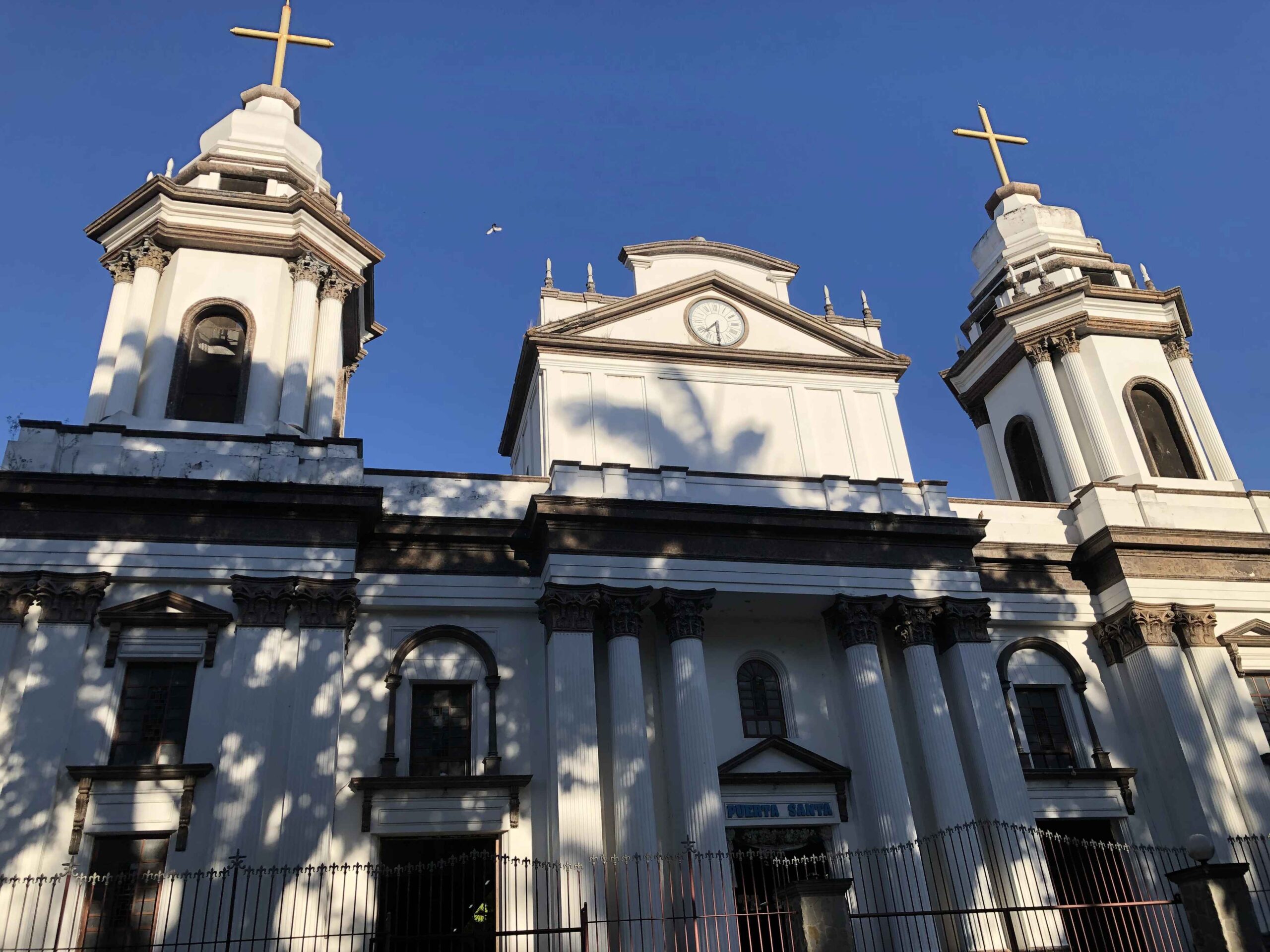 Catedral de Alajuela en Costa Rica exterior
