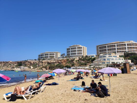Visitar la Playa Golden Bay en Malta: Qué ver y hacer | Malta