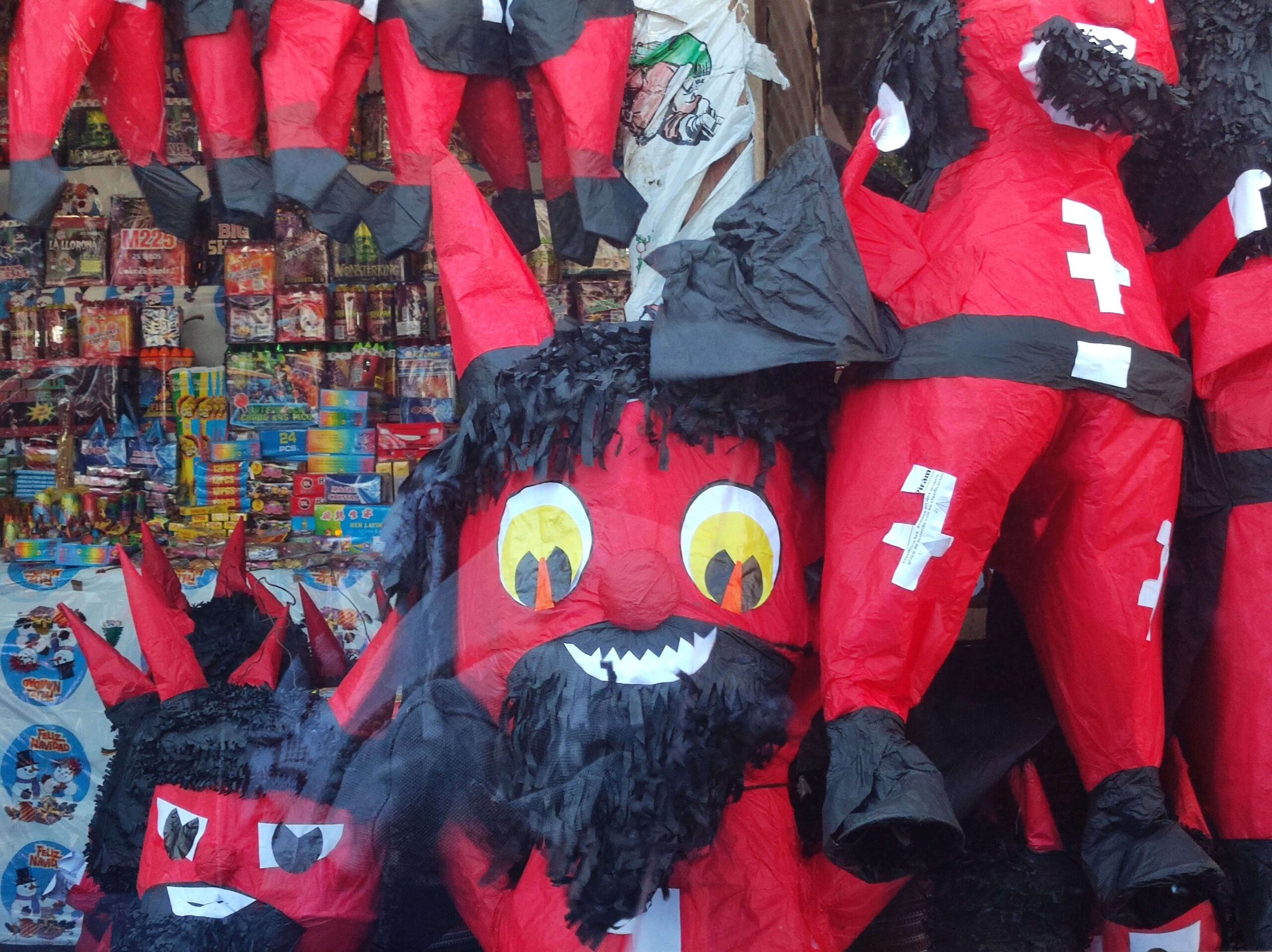Quema del diablo en Guatemala: 7 de Diciembre
