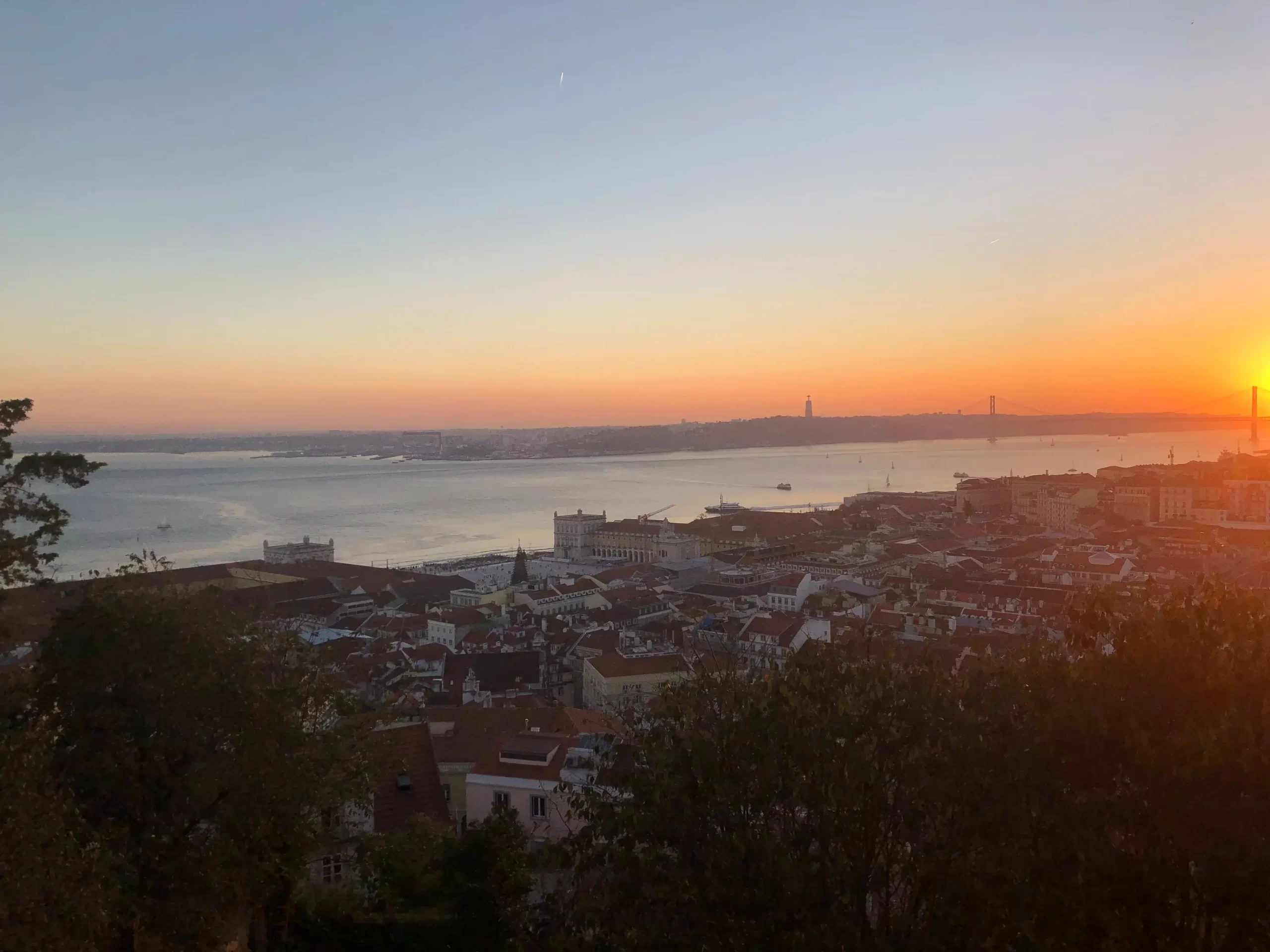 Vistas al Atardecer en el Castillo de San Jorge