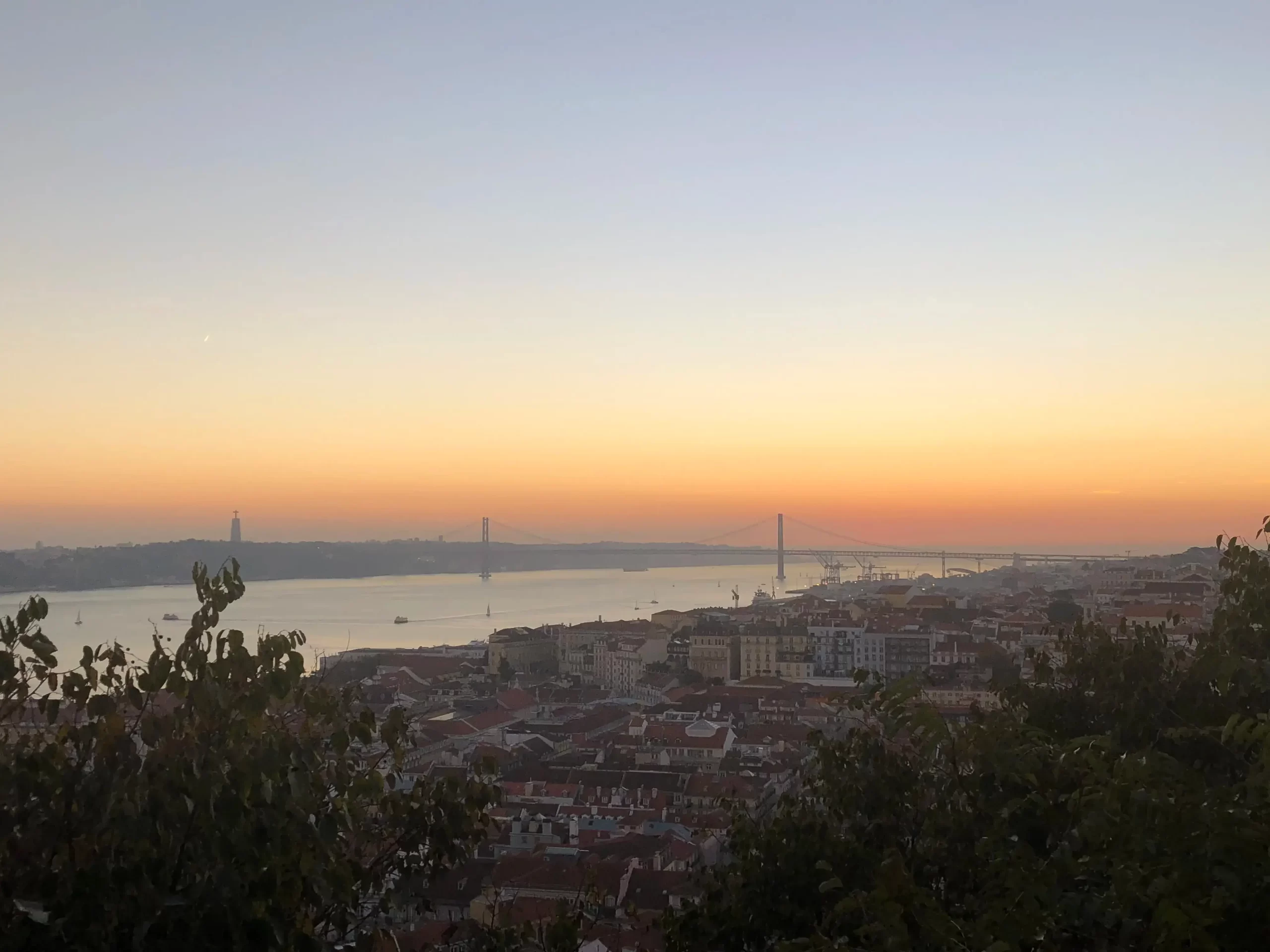 Ver al atardecer el río Tajo desde el castillo de San Jorge