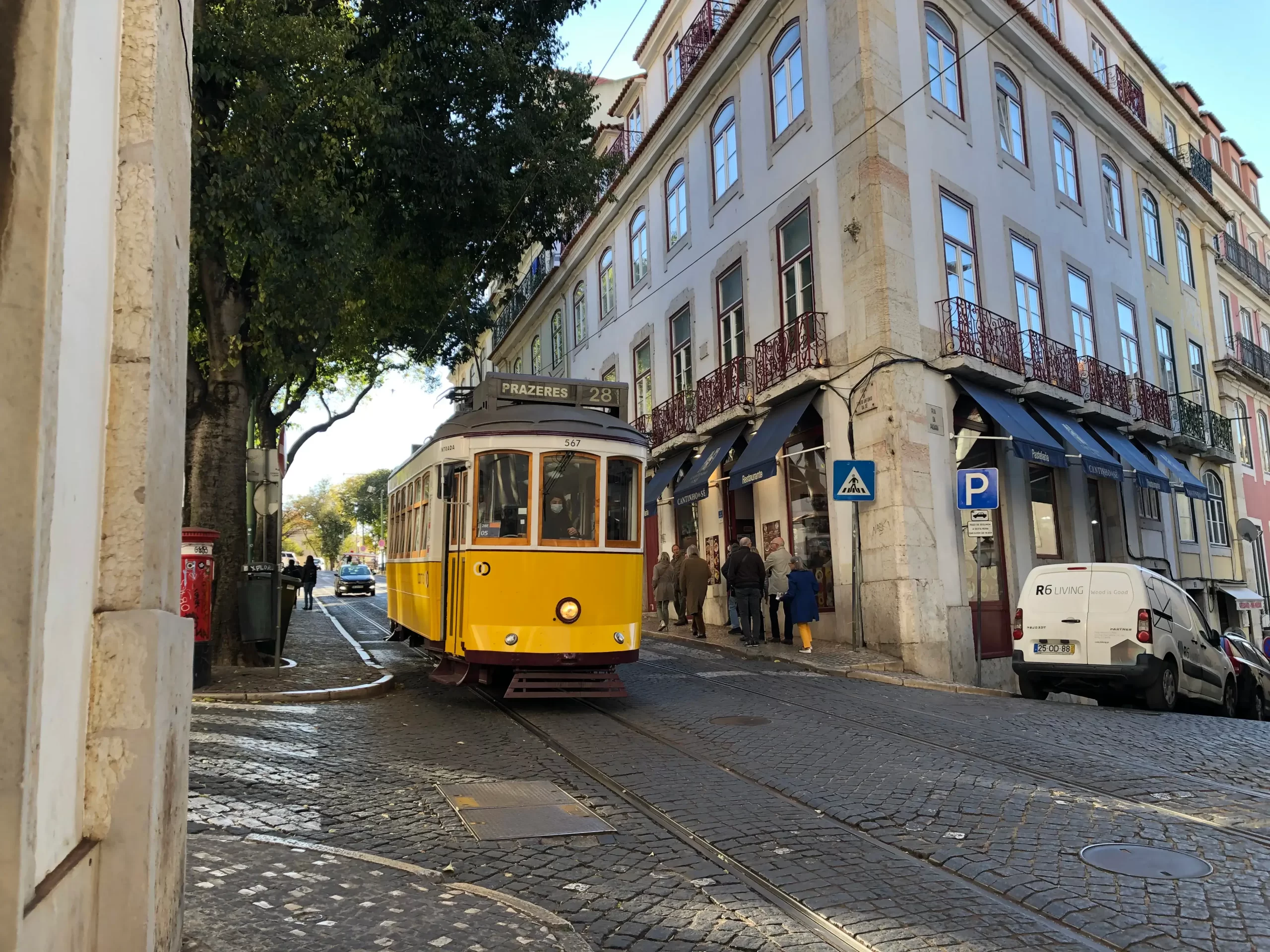 Tranvía 28 por las calles de Lisboa