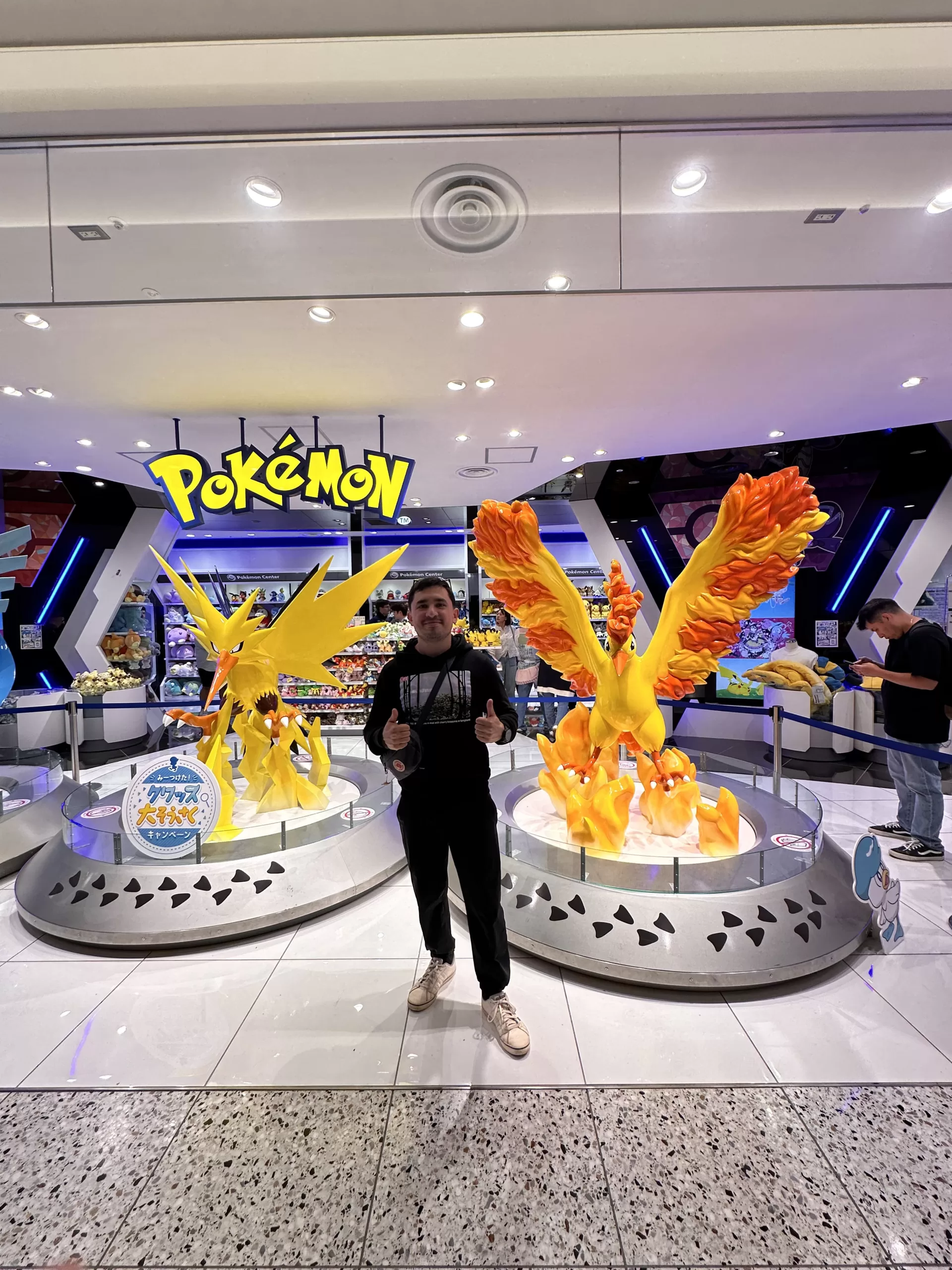 Visitar el Pokémon Center de Osaka