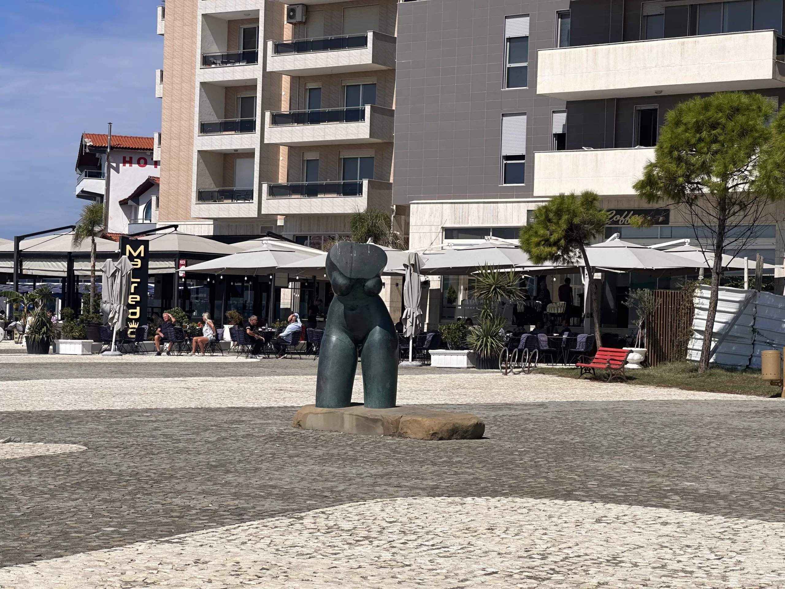 Estatua de la mujer de Durres