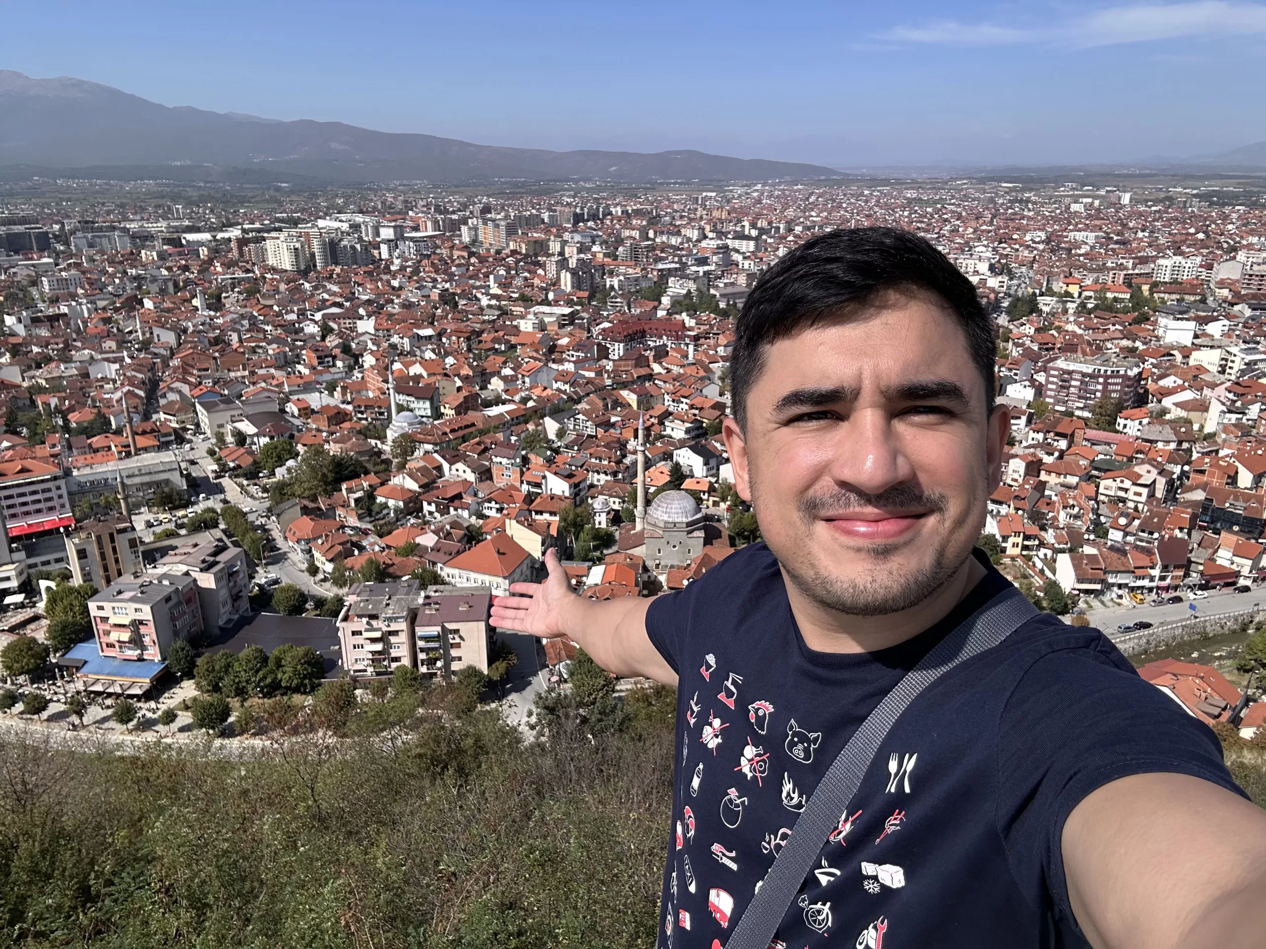 Vistas a la fortaleza de Prizren en Kosovo
