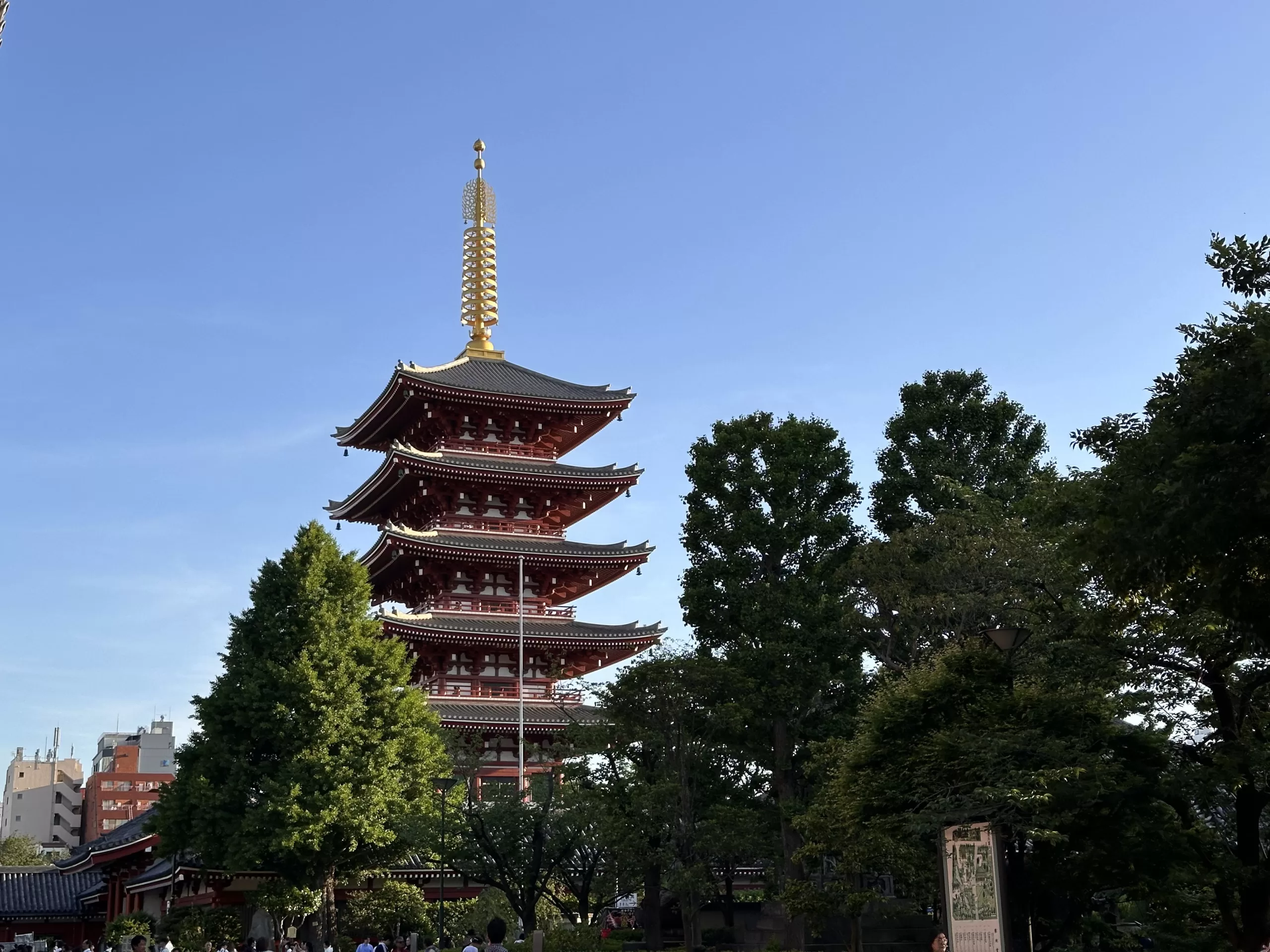 Visitar la torre del templo en Asakusa