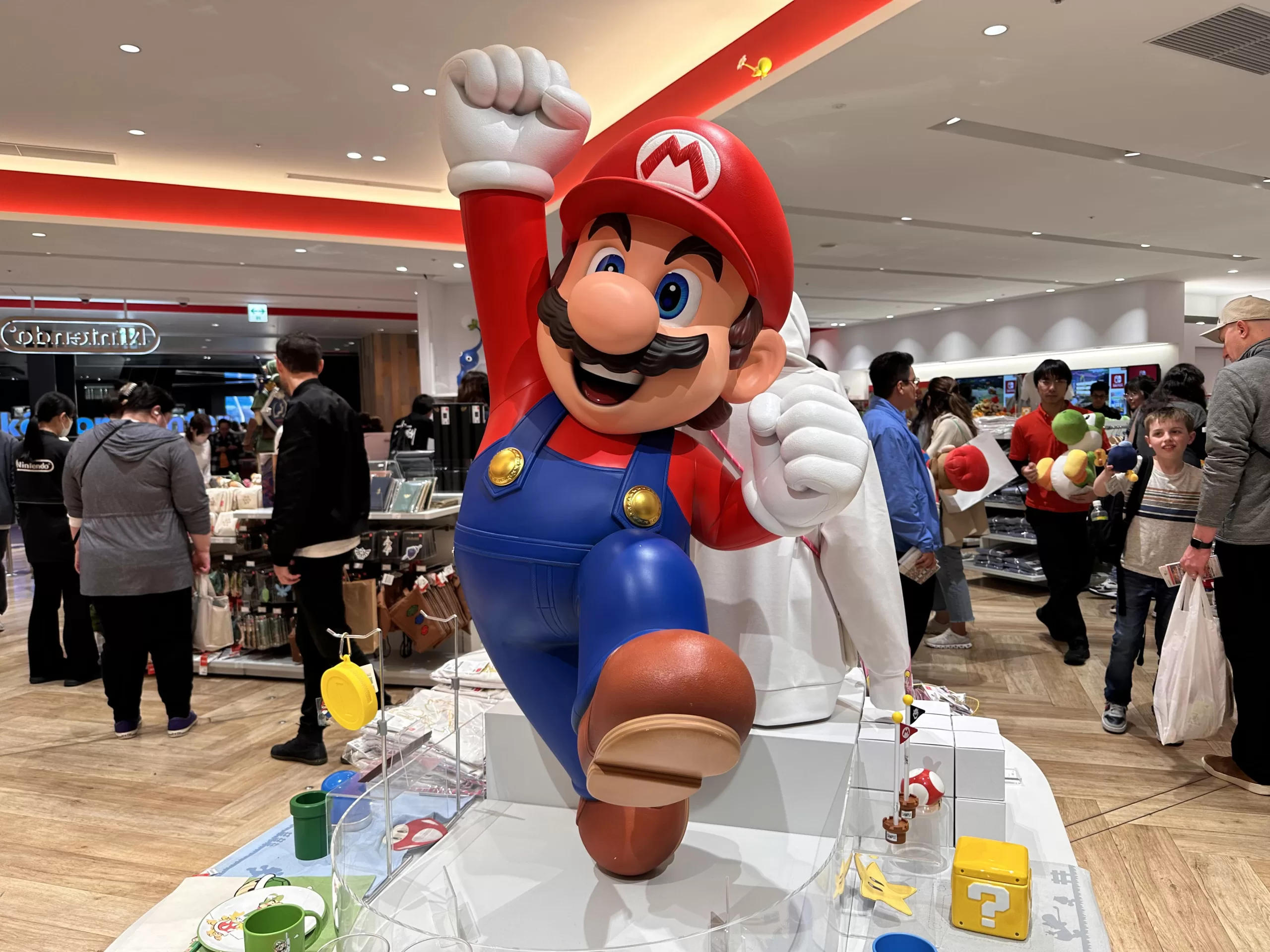 Mario en la tienda de Nintendo en Shibuya en tokio