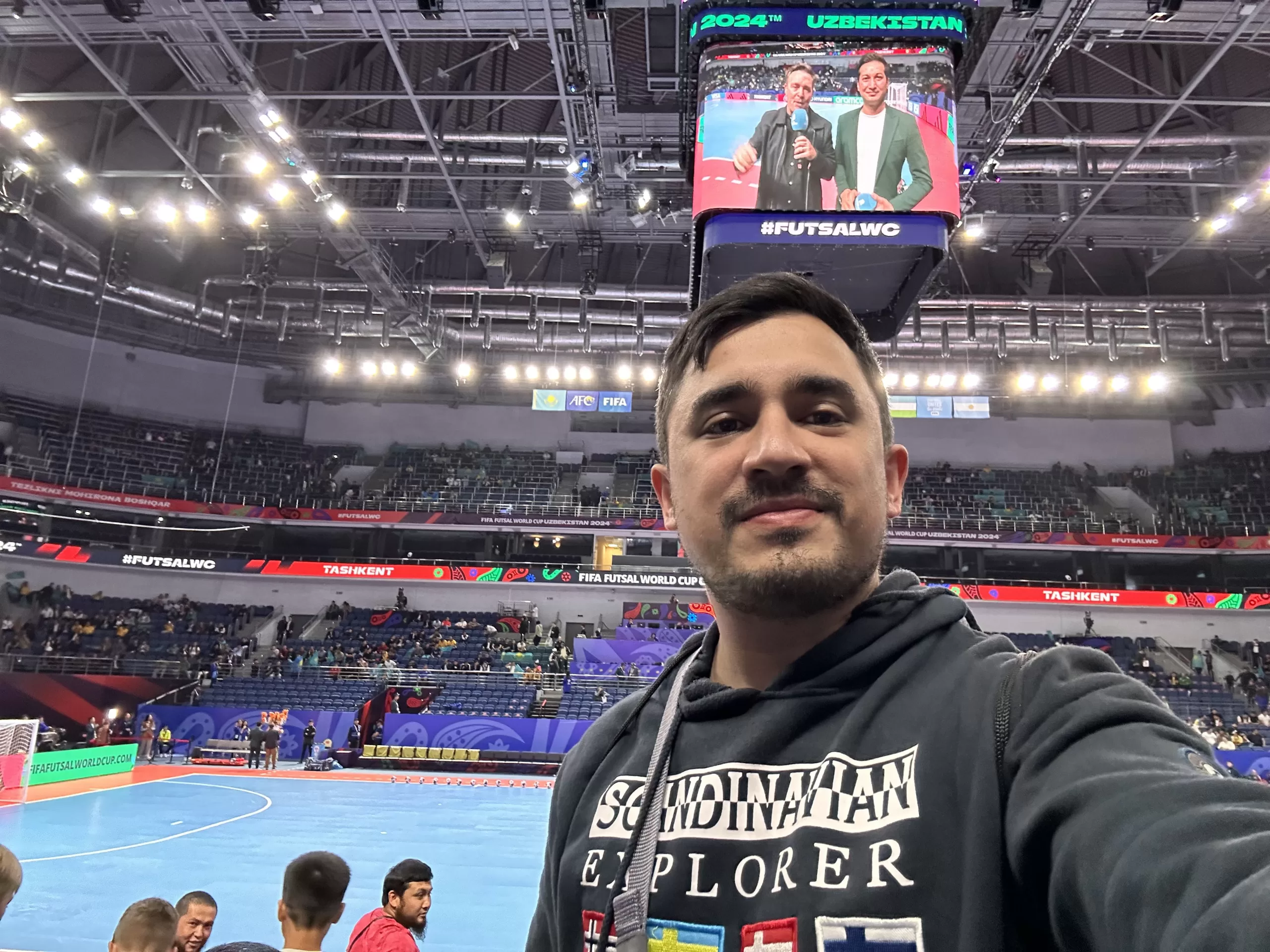 La Afición Internacional: Conexión Entre Culturas en el estadio de Futsal de Taskent