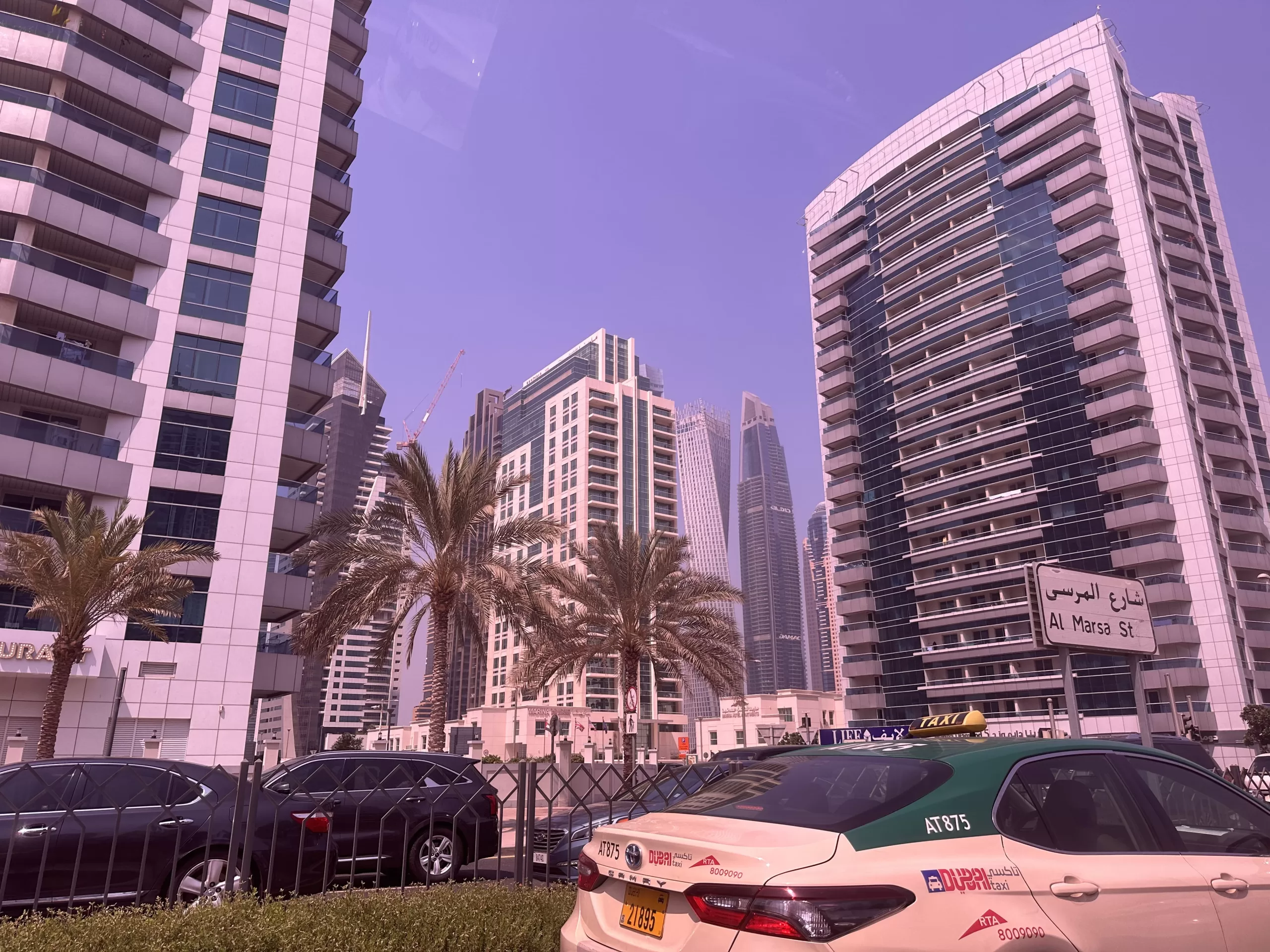 Viajar en Taxi de Dubai a Abu Dhabi