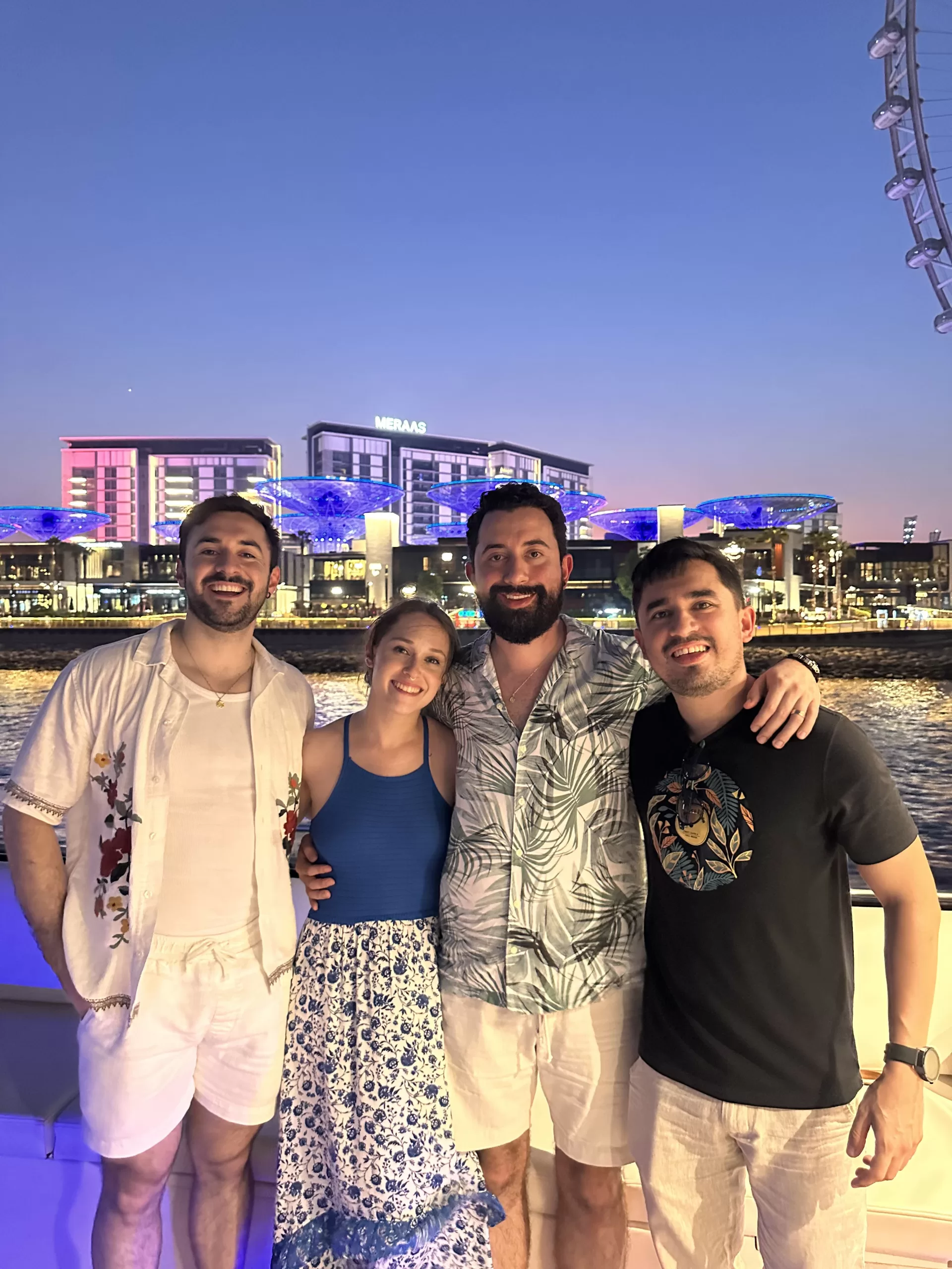 ¿Qué Esperar Durante un Paseo en Yate por Dubai?