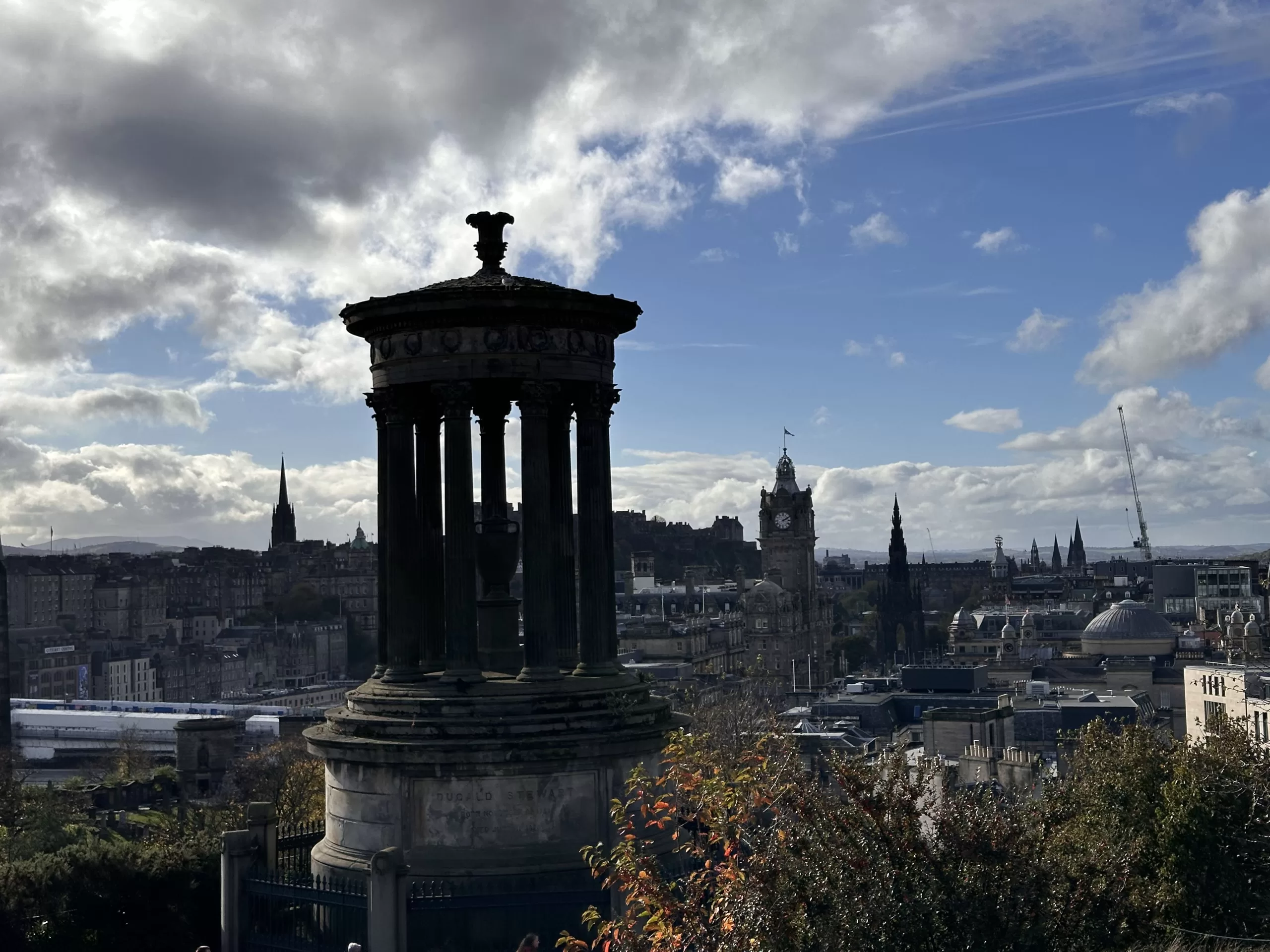 Visita uno de los miradores de Edimburgo