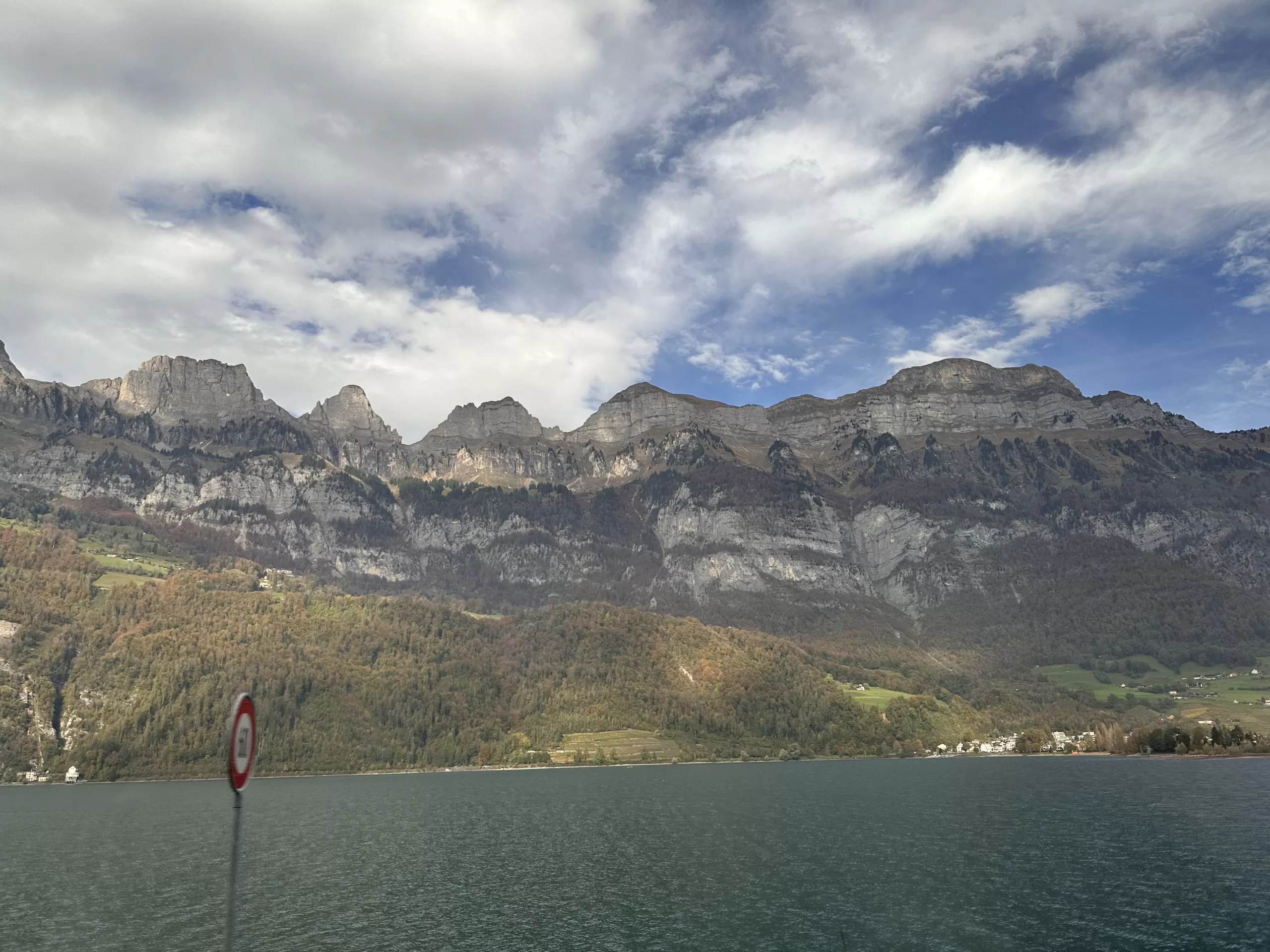 Visitar el Lago Walensee en Suiza: Un Paraíso Natural