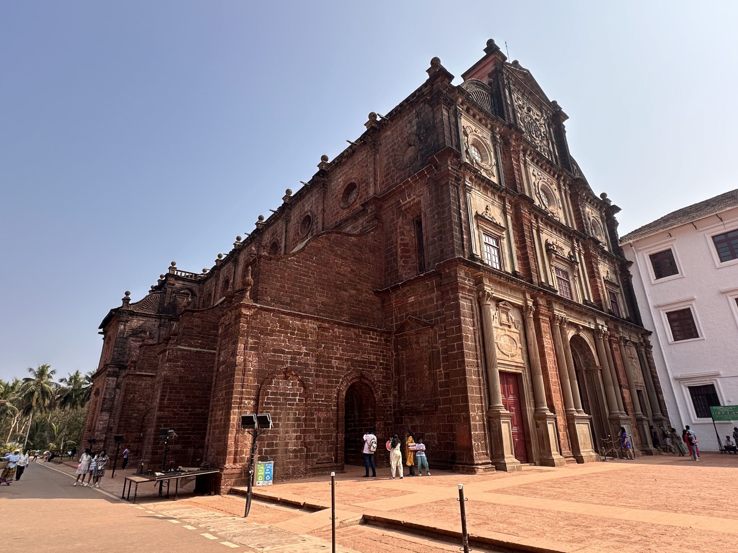 Visitar la Basílica de Bom Jesus en Vieja Goa | India