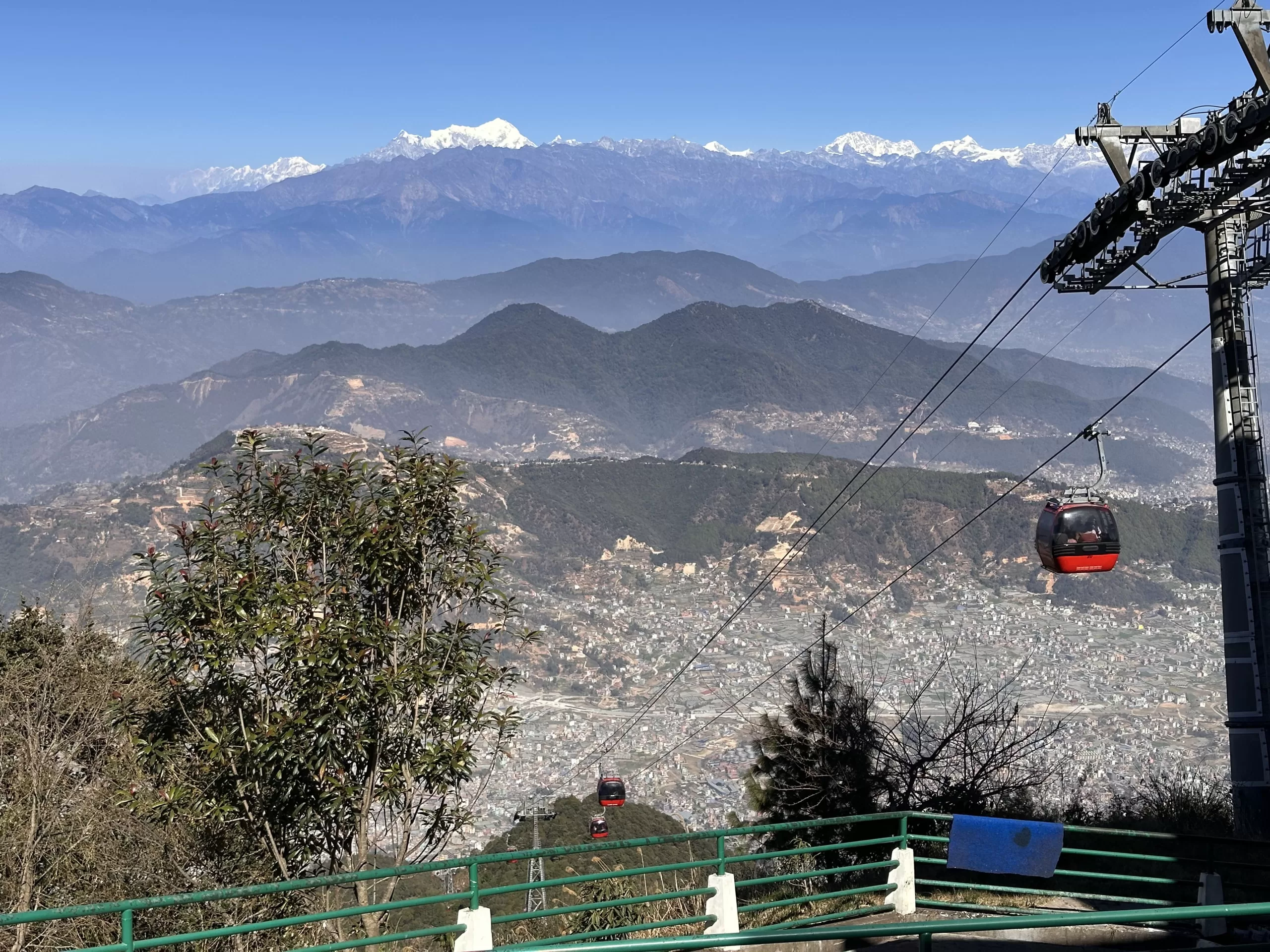 Vistas desde la colina al Everest en Katmandú