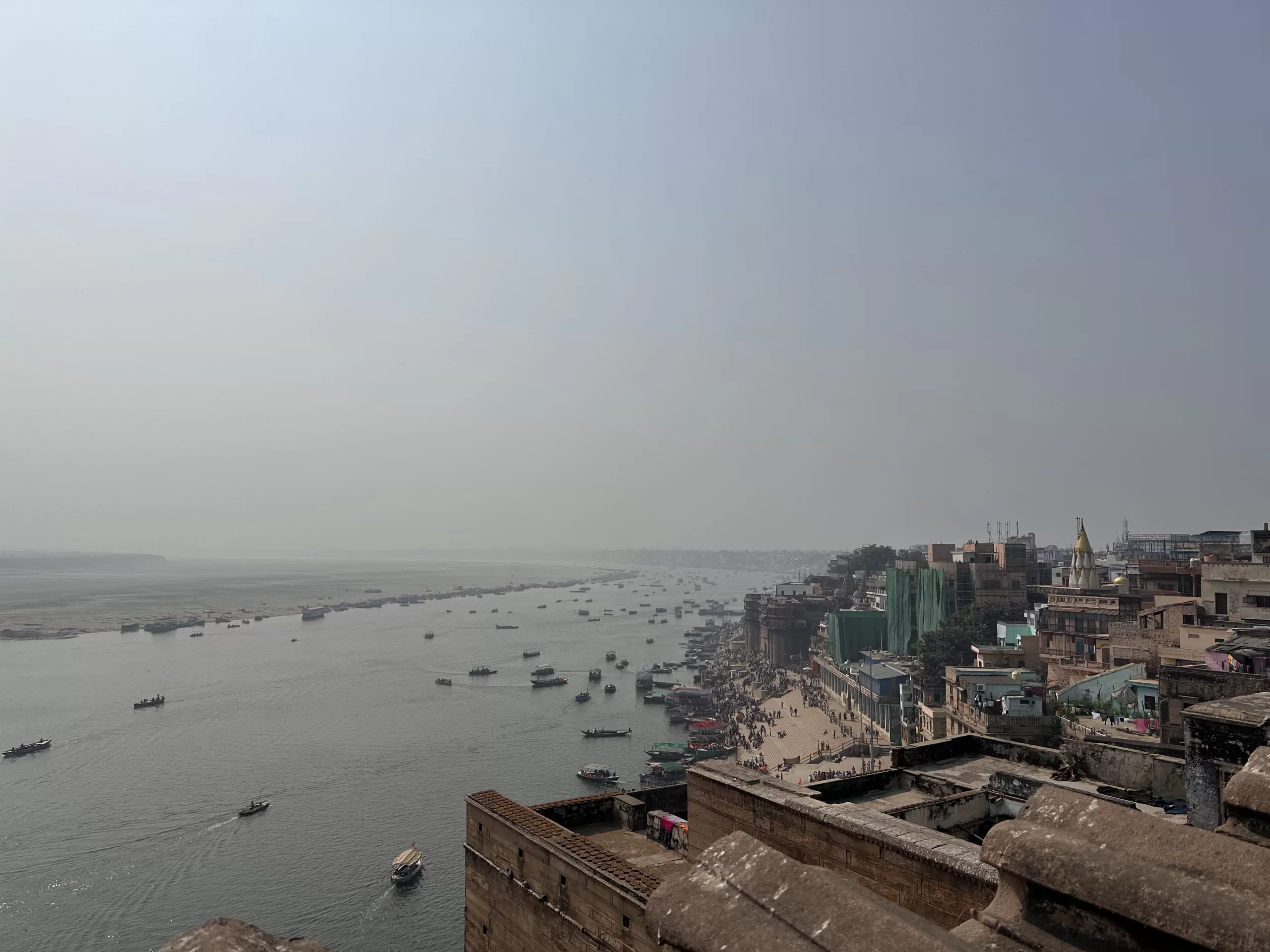 Vistas a la ciudad de Varanasi en India - (Benarés)