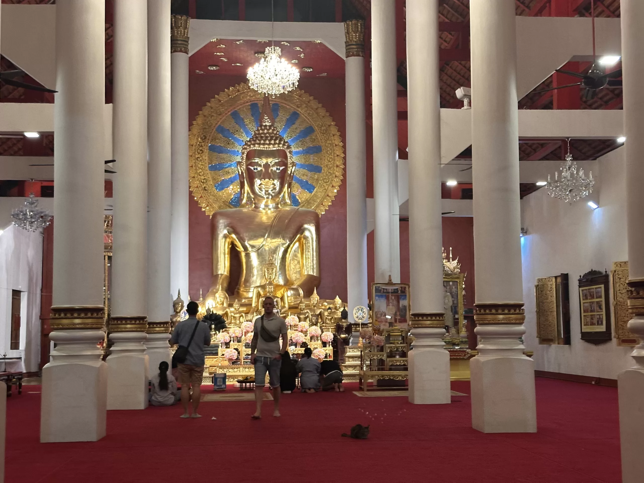 Buda de oro en Chiang Mai