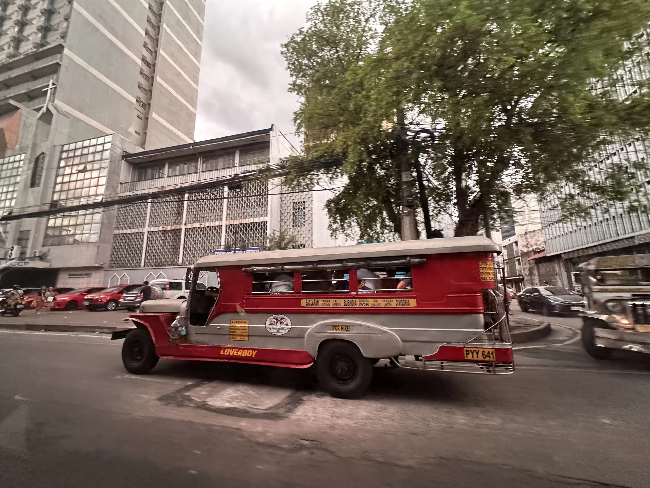Subirse a un Jeepney en Manila