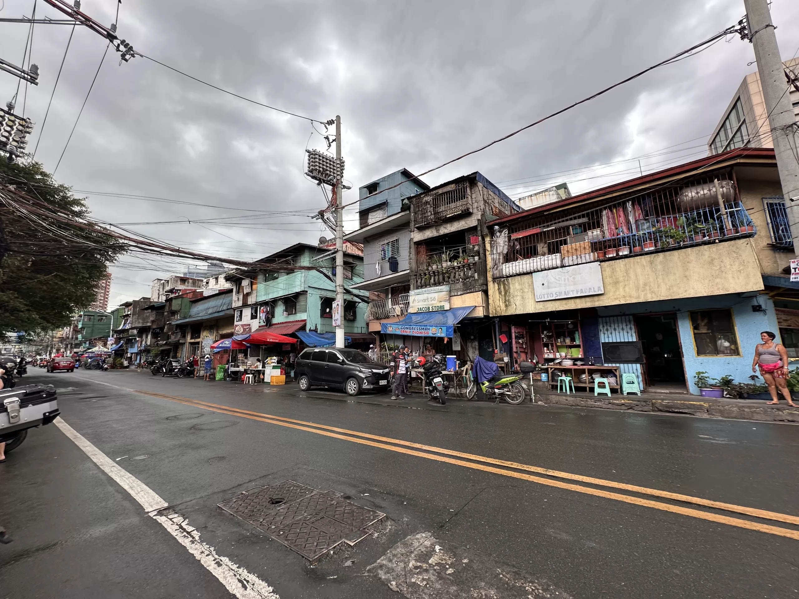 Caminar por los barrios de la ciudad de Manila